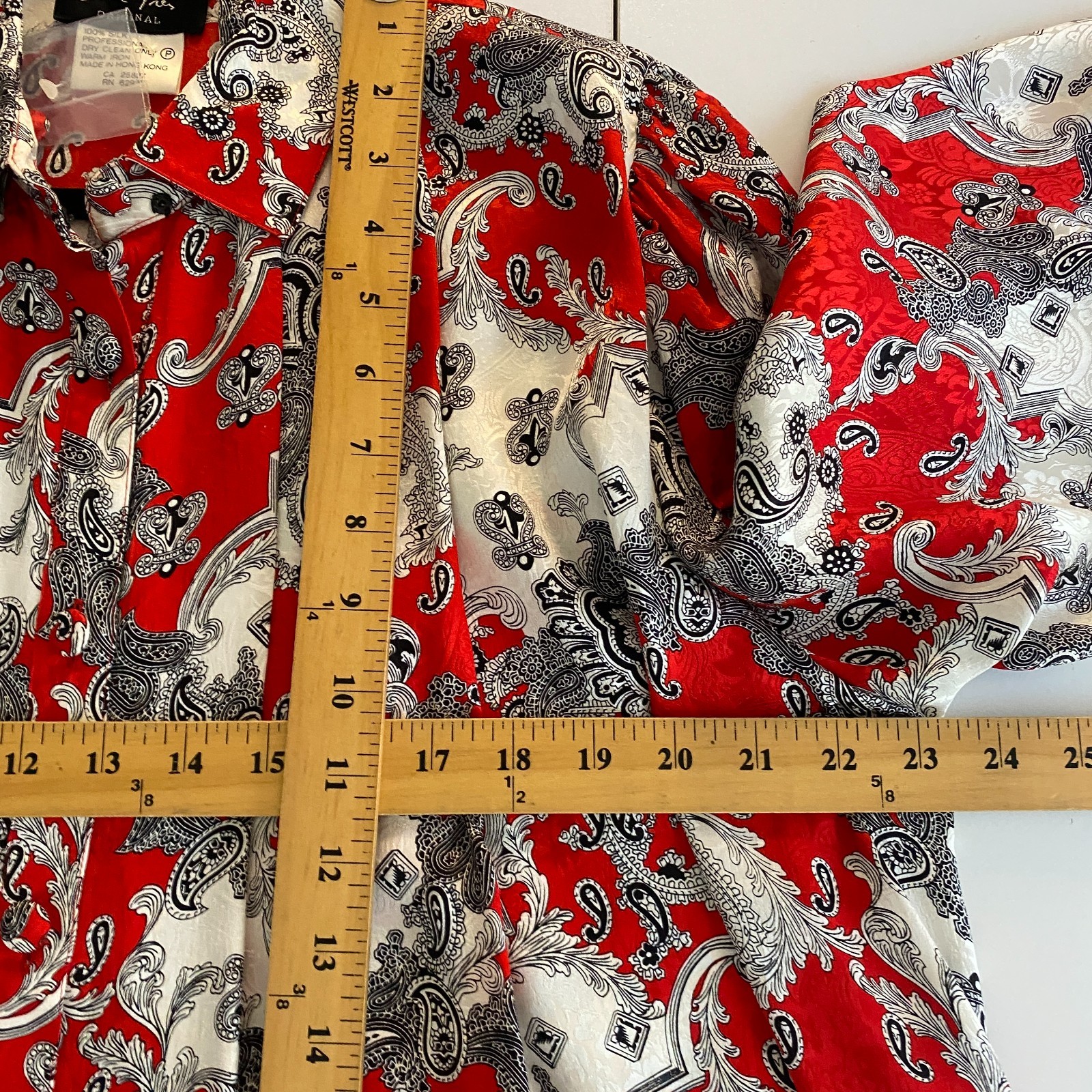 Diane Freis Silk Vintage Blouse Size L/XL Red White Black Paisley Button Up