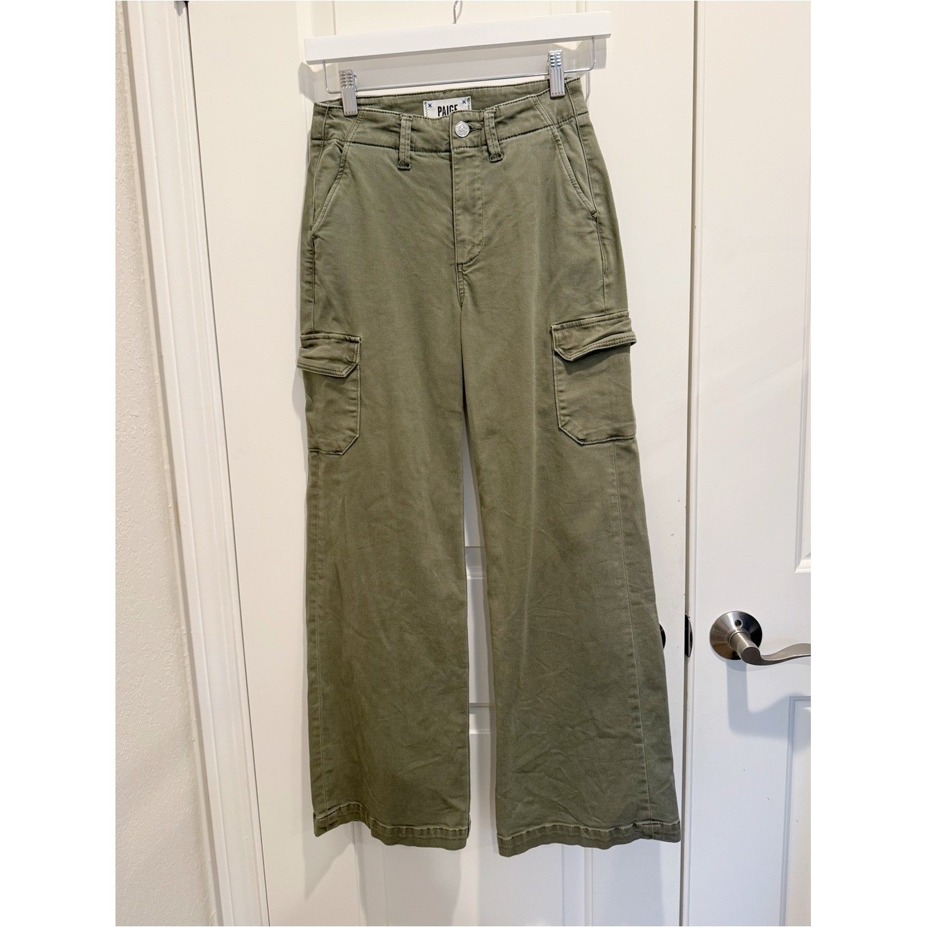 ANTHROPOLOGIE PAIGE Carly Cargo Pants in Vintage Ivy Green Wide Leg Denim