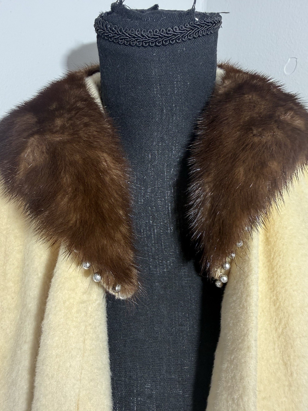 Vintage Hildon’s Hotel Schroeder Minneapolis Wool Coat Mink Fur Collar 50s Cream
