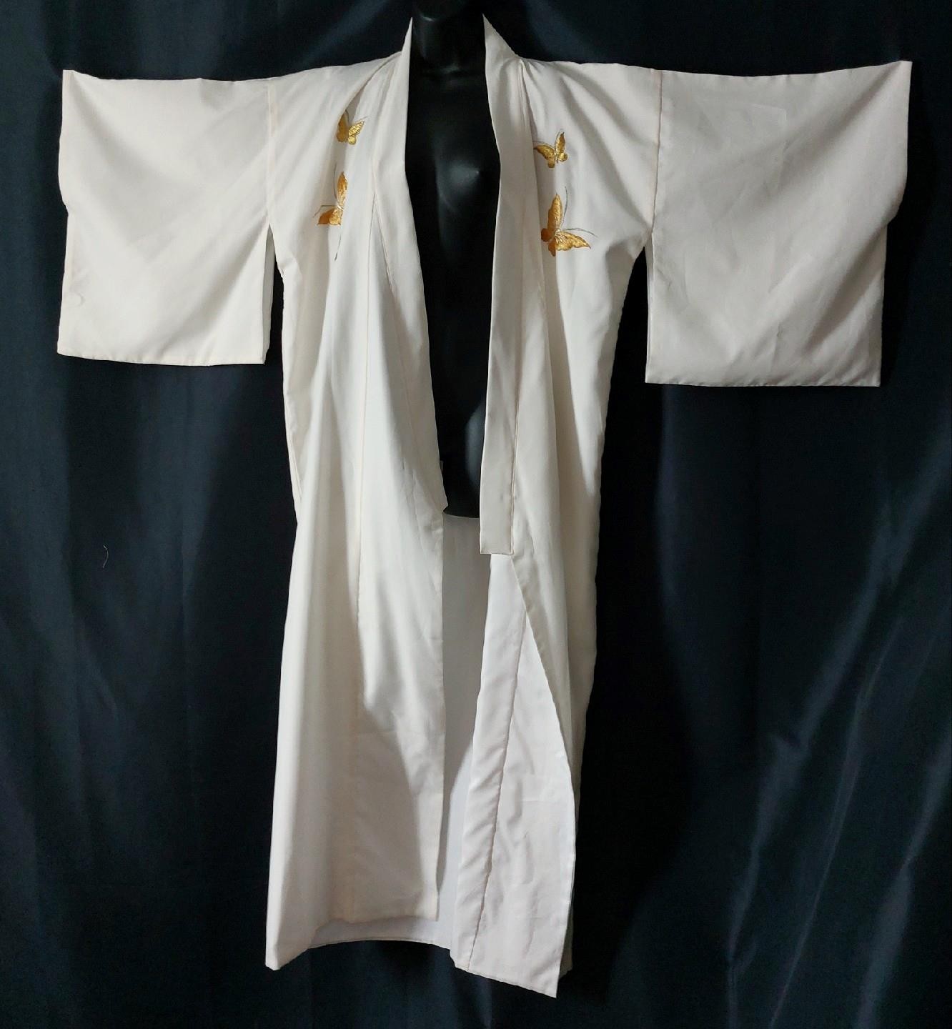 GOLD BUTTERFLY EMBROIDERED Ichiban Vintage CREAM DRESSING GOWN ROBE KIMONO