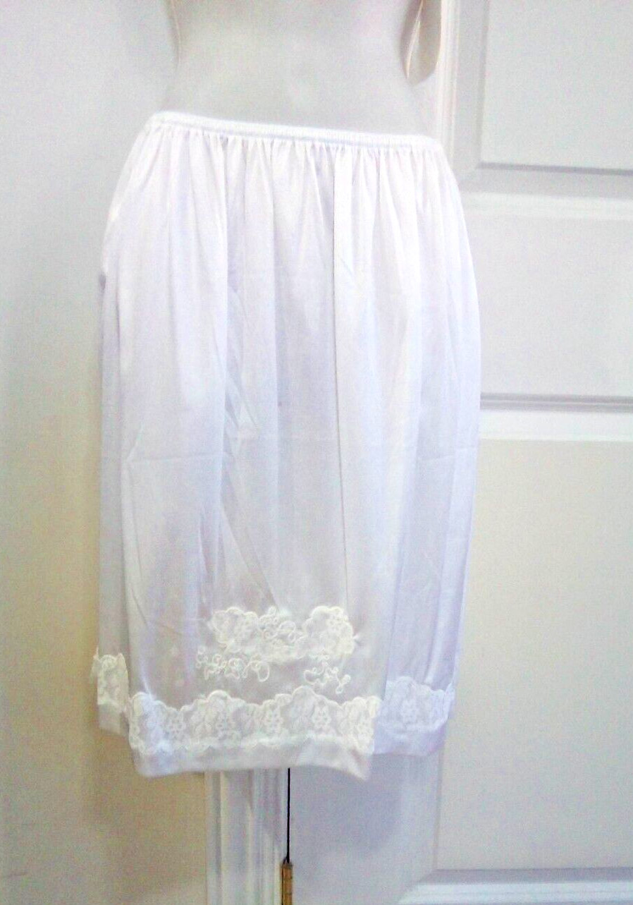12 Slip White 22″ Long Size XL