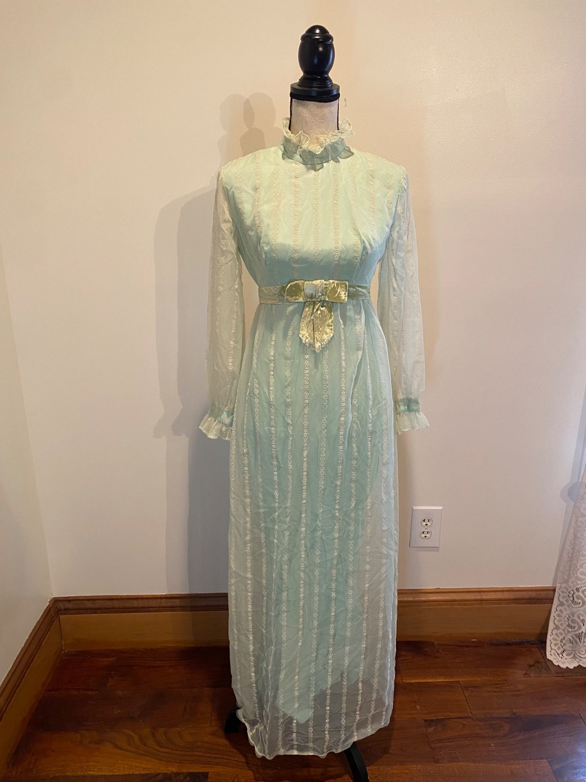 Mid century vintage victorian style sea foam green two layer sheet sleeve dress