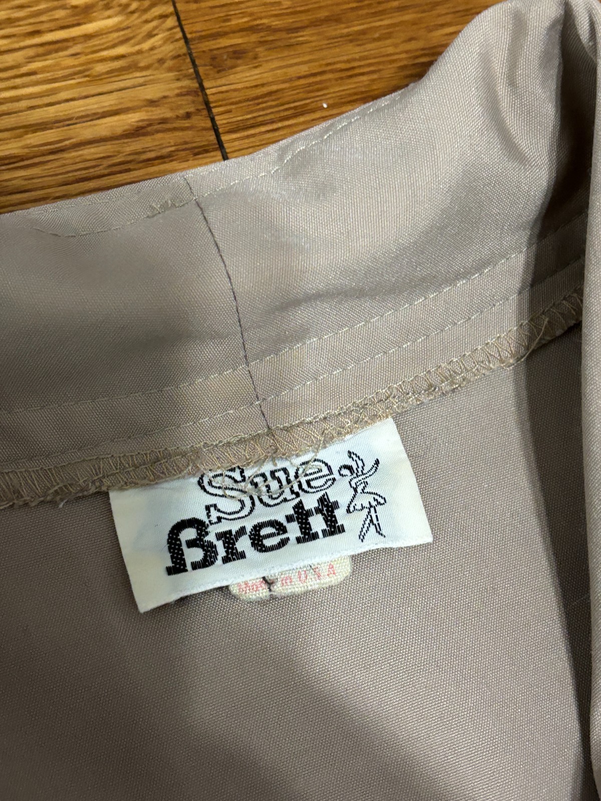 Vintage 1960’s Sue Brett Womens Jumpsuit Size 7/8 Beige Coveralls Zip Up Flyers