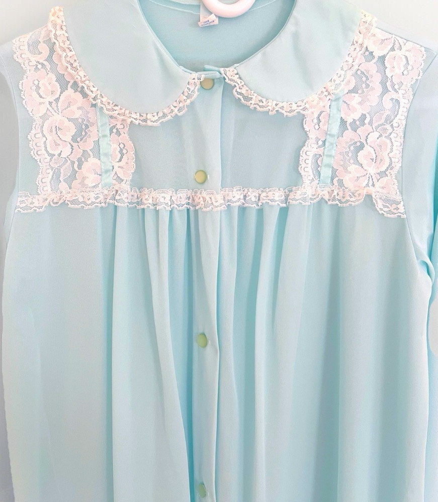 Vintage NANCY KING Robe Sz S Blue Nylon Satin Button Up Lace Pocket Collared