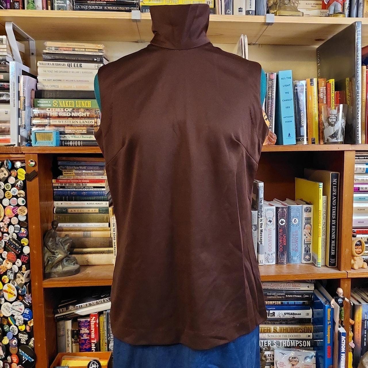 Vintage brown turtleneck short sleeve zip up top.