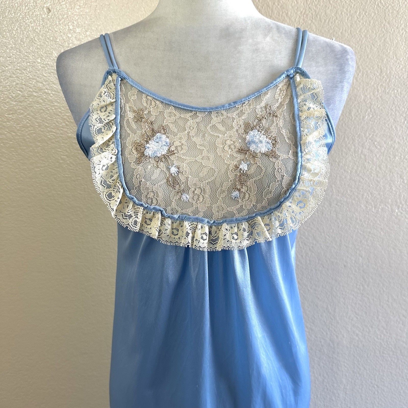 Mistra Vtg 80s Light Blue Ruffle Bibe Embroidered Floral Maxi Nightgown Womens S