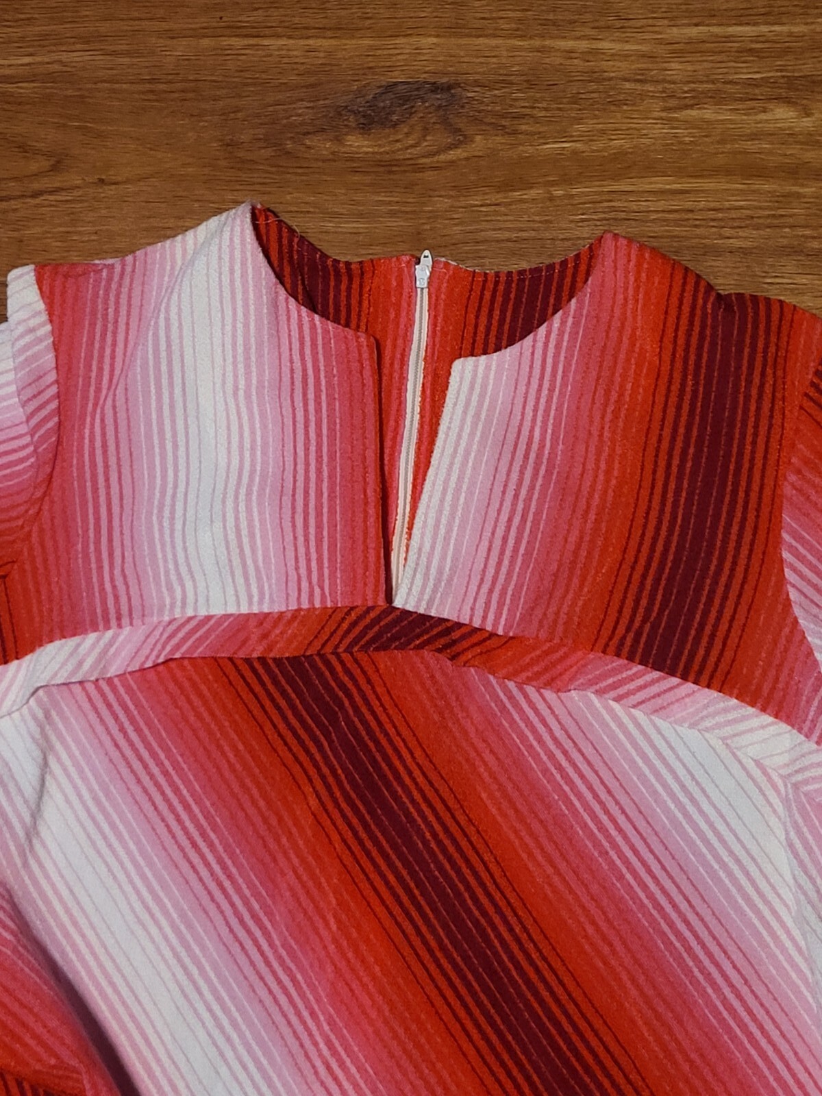 VTG Dutchess Individually Yours Made USA Long Colorful Reds Pinks Hippie Sze S