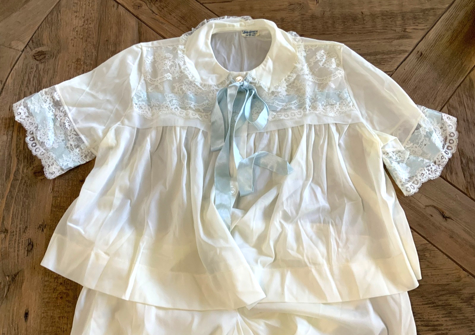 Vintage Lady Leonora White Lace Blue Ribbon Peignoir Nightgown Pajama Set Rayon