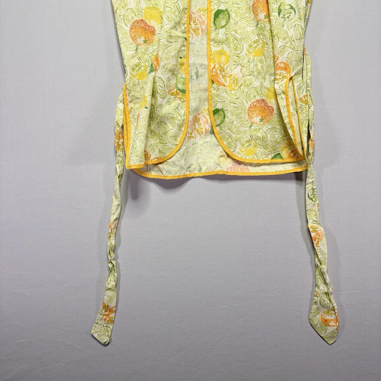 VTG 60s / 70s Full Apron – Yellow Citrus Pattern – 2 Pocket Front – MED / LARGE