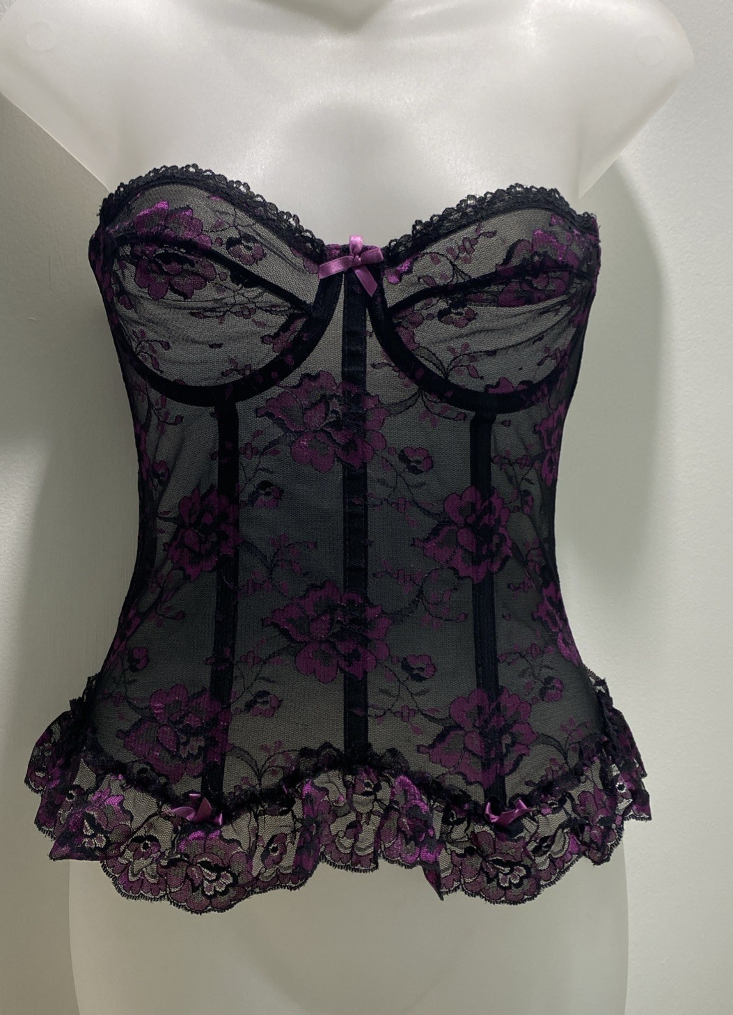 Vintage Undercover Wear Corset Top Black Lace Underwire Boned Size 34 Lingerie