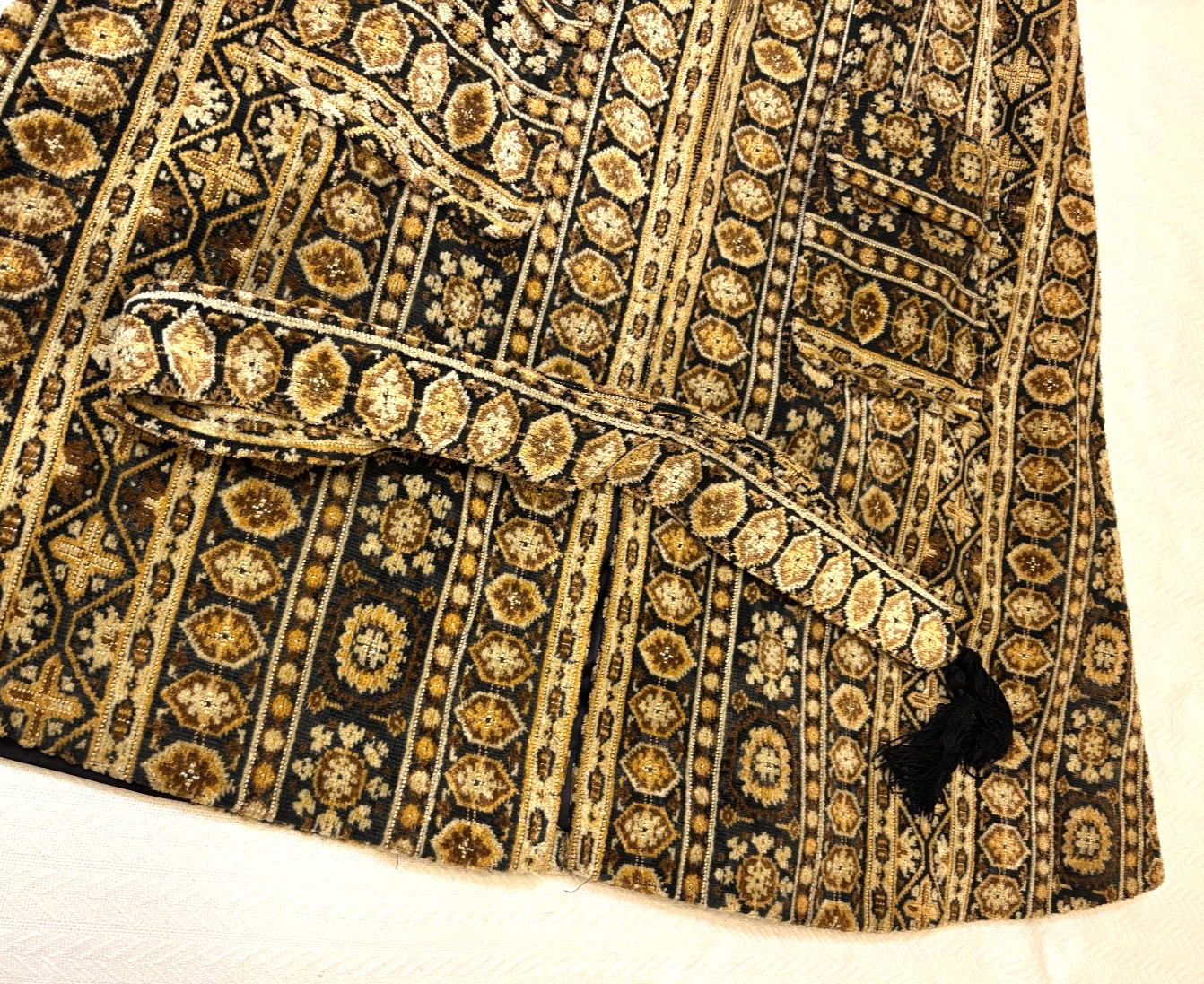 VTG 1960s Tapestry Carpet Cape Coat Boho Fur Trim Hood Lined Zipper & Sash