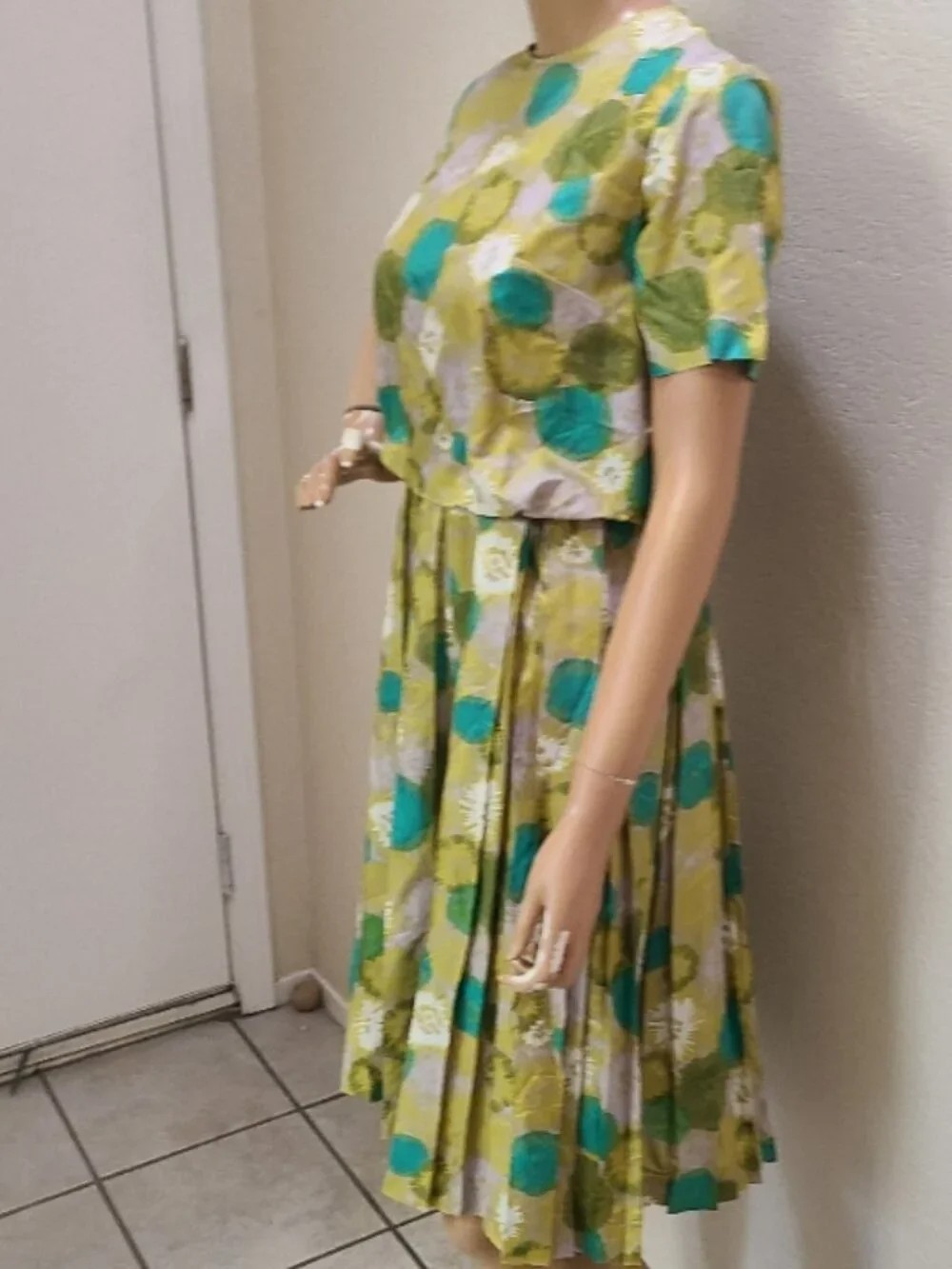 VINTAGE 50s STANTON JR’S PETITE MID-CENTURY PRINT DRESS PLEATED SILK-LIKE sz 11