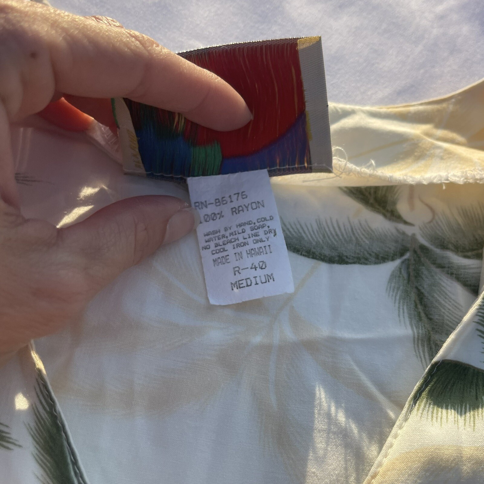 Vintage Paradise Found Honolulu Hawaii Women’s M Palm Tree Button Up Top