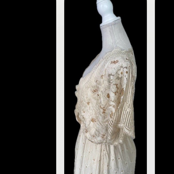 BECKY BISOULIS | 14 | ISABELLE GERHART HOUSTON Lace Vtg Wedding Dress MSRP$2995