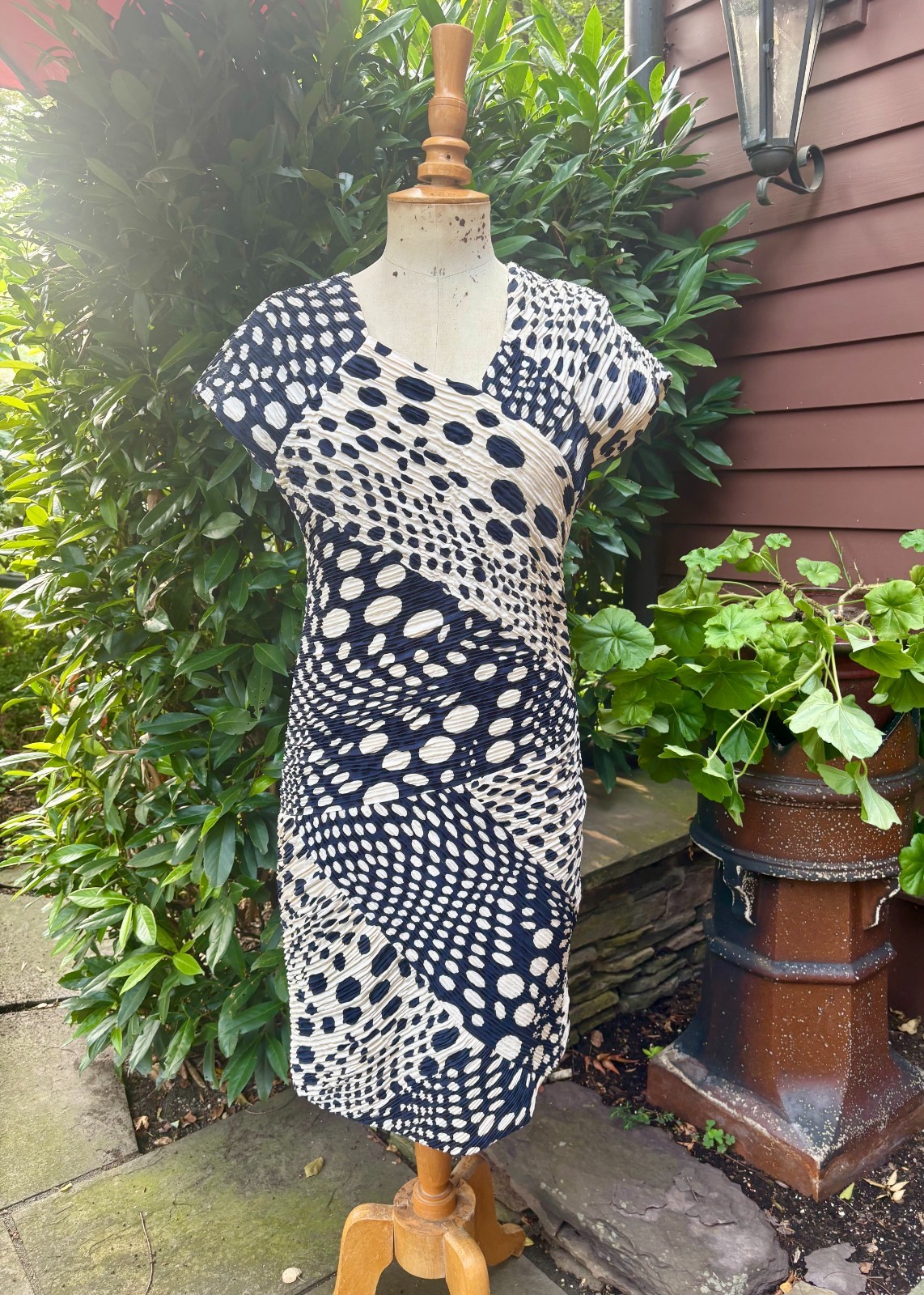 FONTANA DRESS vintage ITALY Veneziano BLACK WHITE POLKA DOTS body con ruched 44