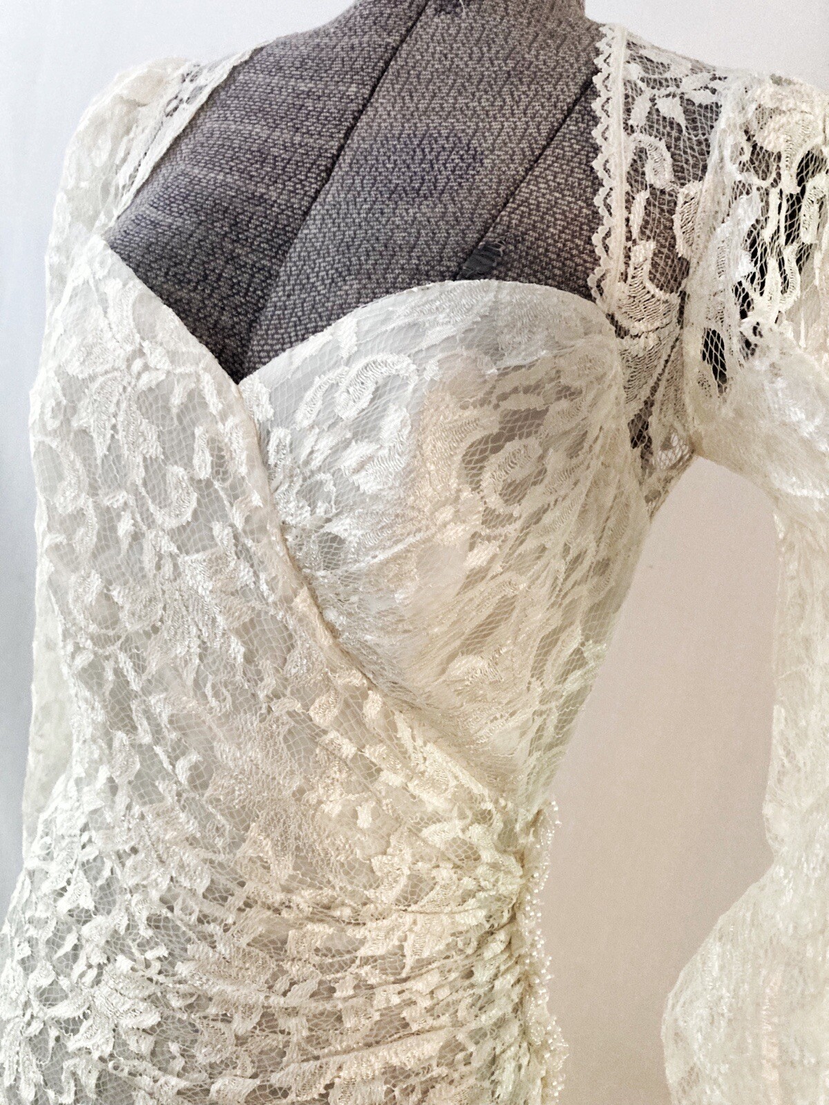 Gorgeous Pure Vintage Bridal Gown XXS Detail Lace Pearl Wedding Dress Open Back