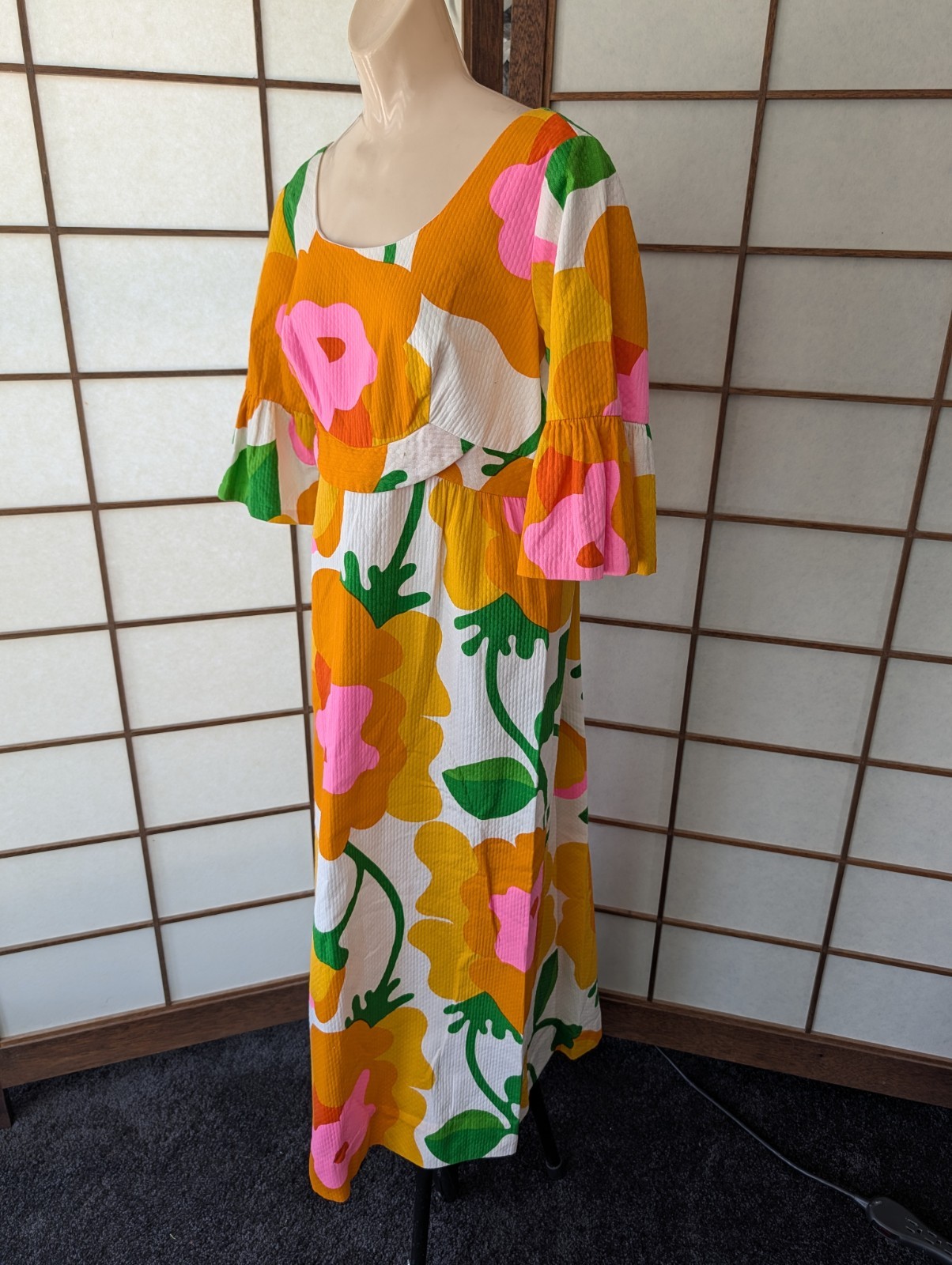 Vintage Malia Honolulu Hawaiian Maxi Dress Oversize Mod Floral Size M 1960s 70s