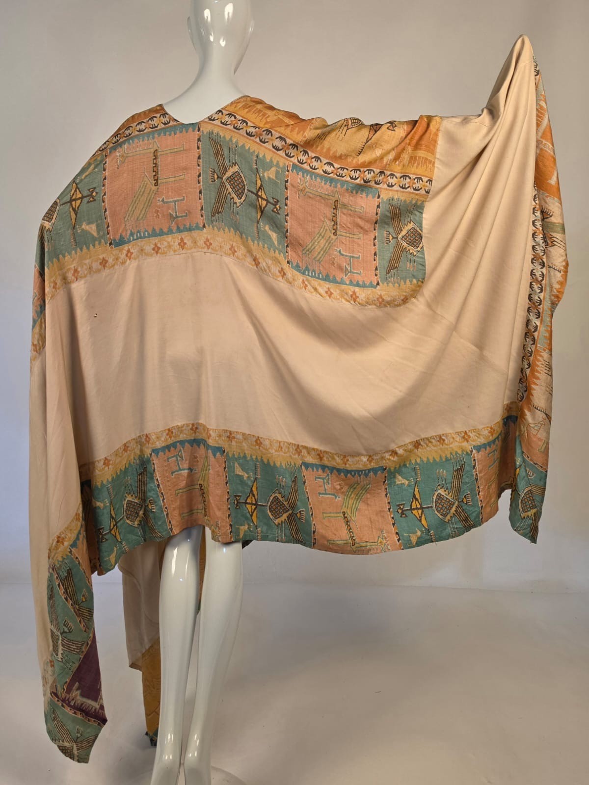 UNUSUAL 1920’S NATIVE AMERICAN INFLUENCE PRINT SILK SHANTUNG PONCHO DRESS