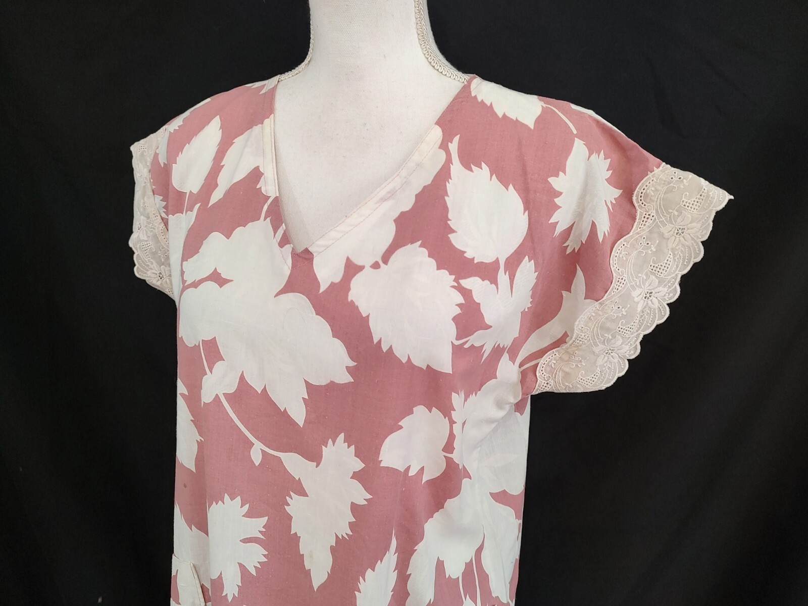 80’s Vintage Dress Rose Pink & White Drop Waist Day V Neck Ruffle Hemline Sz M