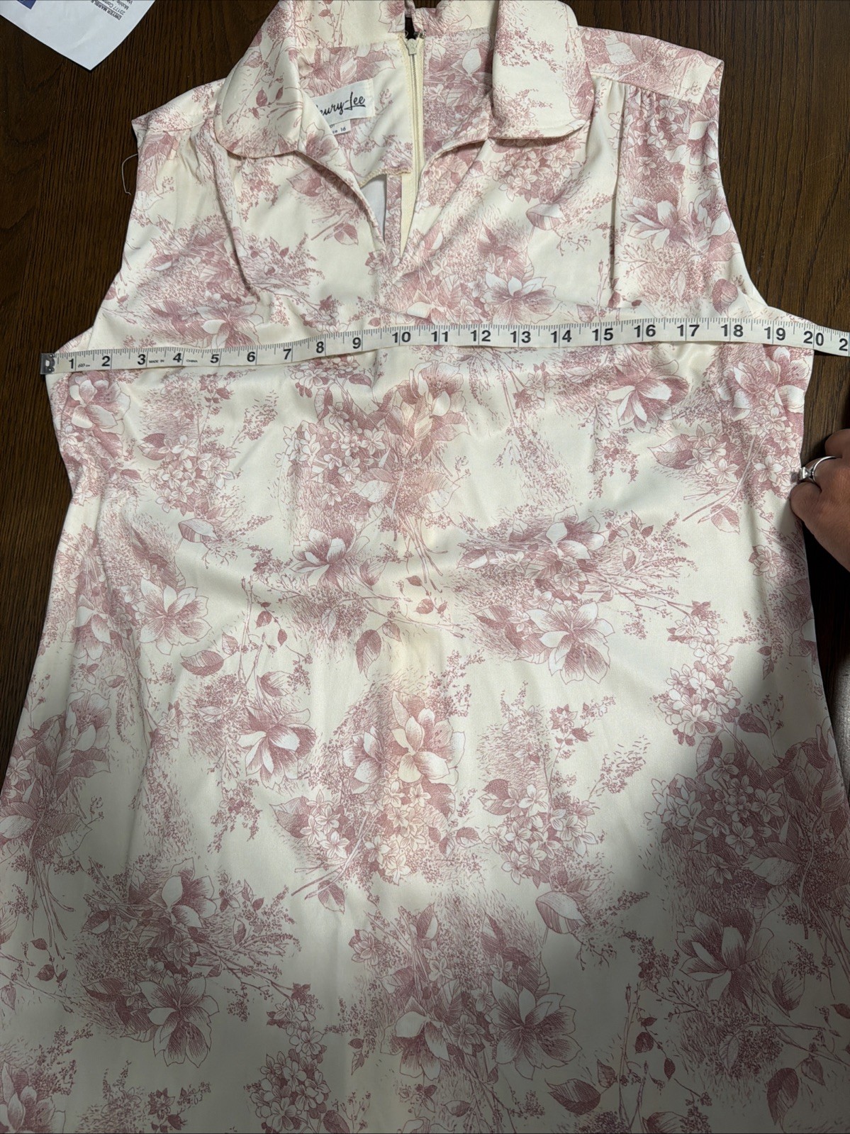 Vintage 1960’s Henry Lee Women’s Dress Cream & Pink, Modern Size 10/12