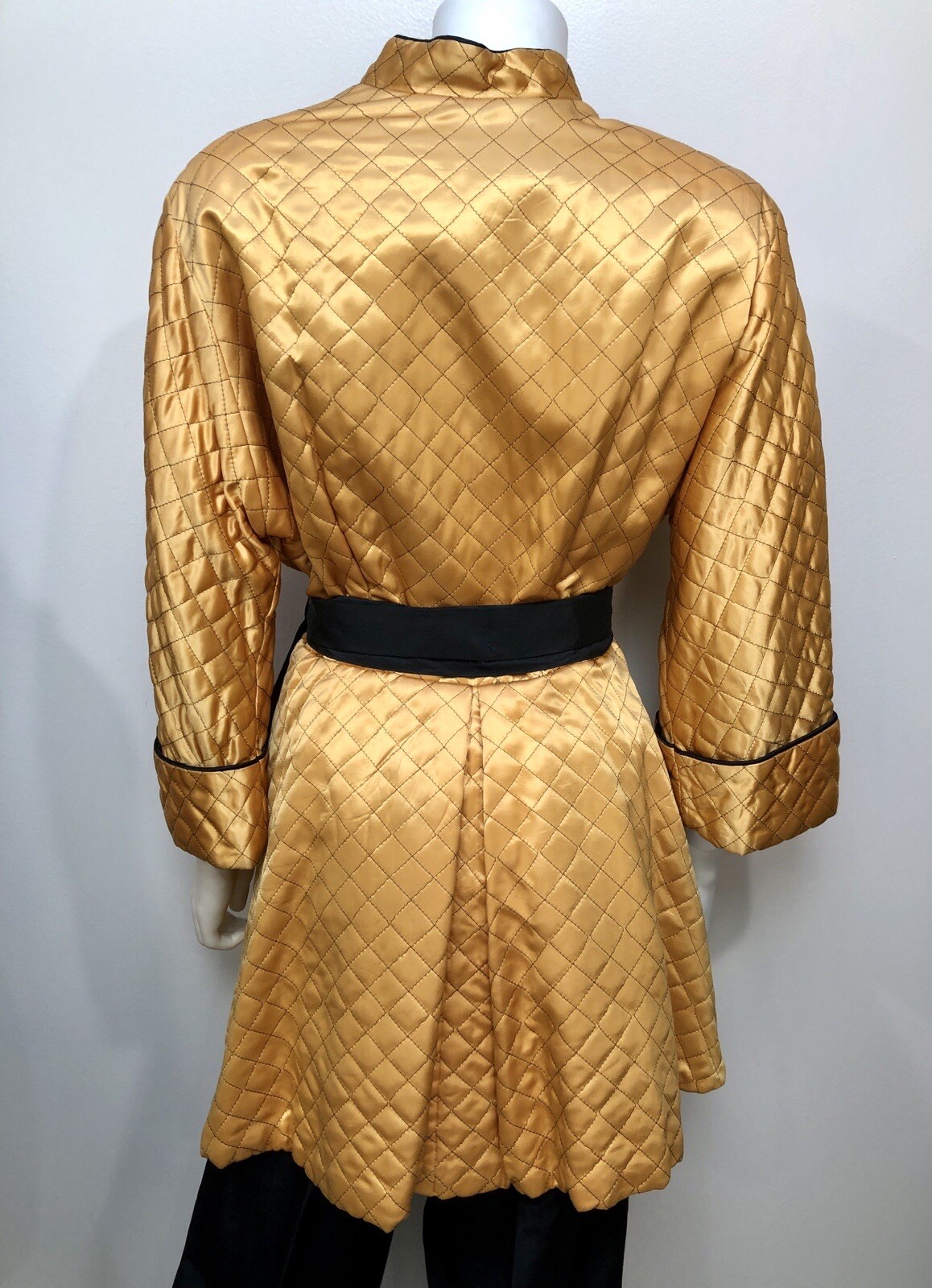 VTG 1940s *CHAMPAGNE GOLD Rayon Quilted SATIN Princess-Cut HOSTESS JACKET