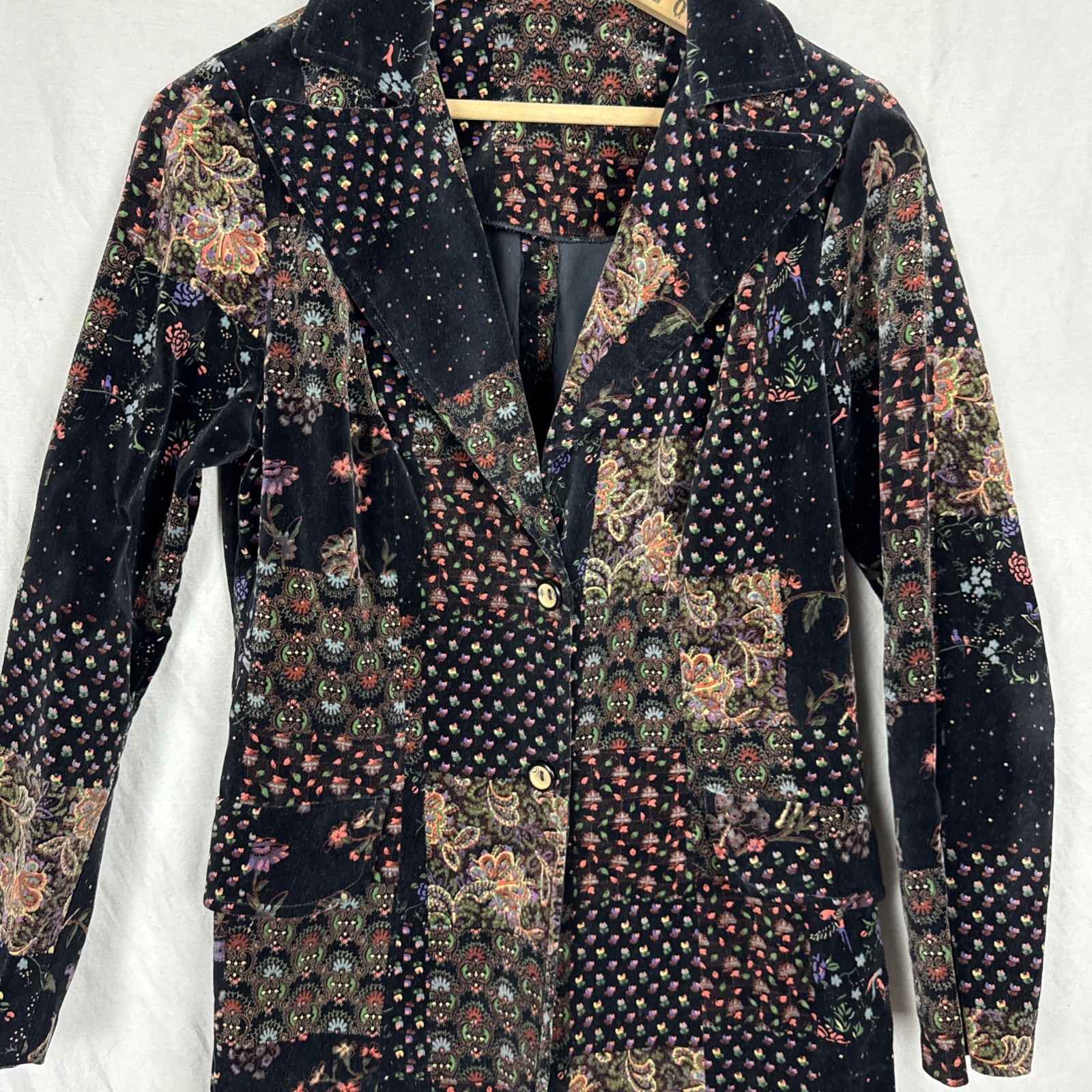 Vintage 1970s Velvet Patchwork Floral Black Blazer Womens XS/S/M *SEE MEAS!