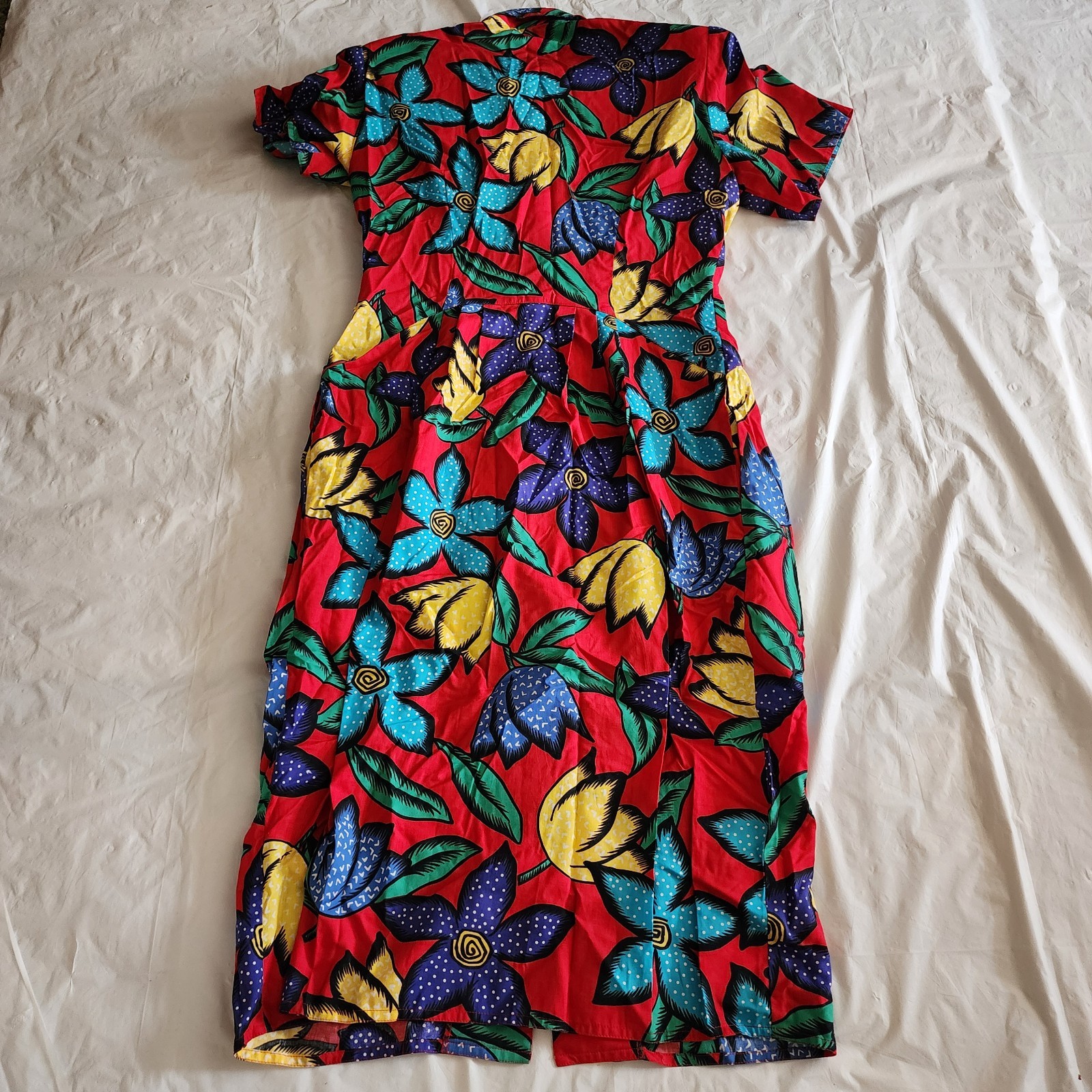 Neiman Marcus CFCF Dress Red Floral Short Sleeve Snap Closure Women 12 Vintage