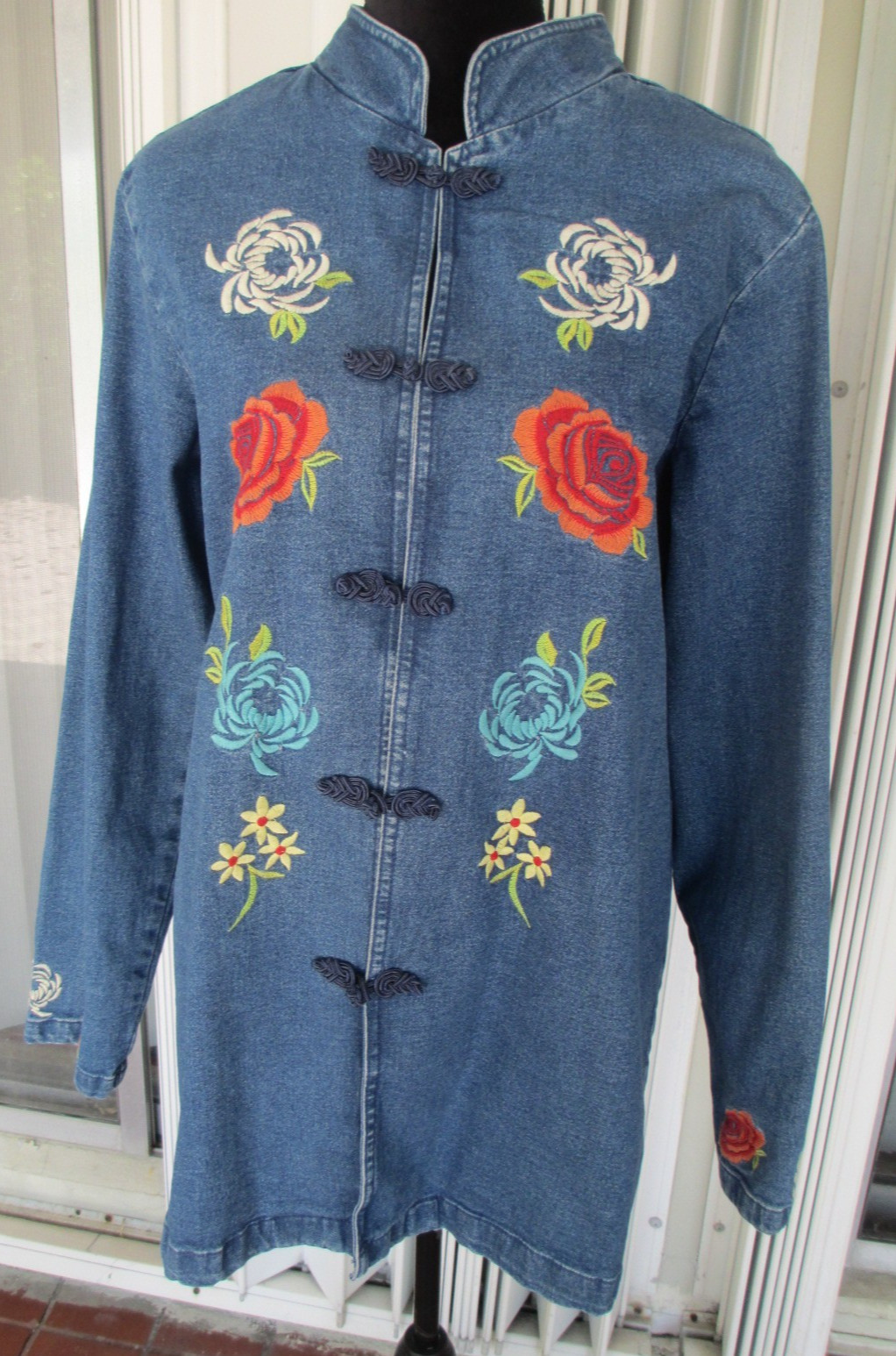 DENIM CO ORIENTAL STYLE EMBROIDERED DENIM 3/ 4 JACKET