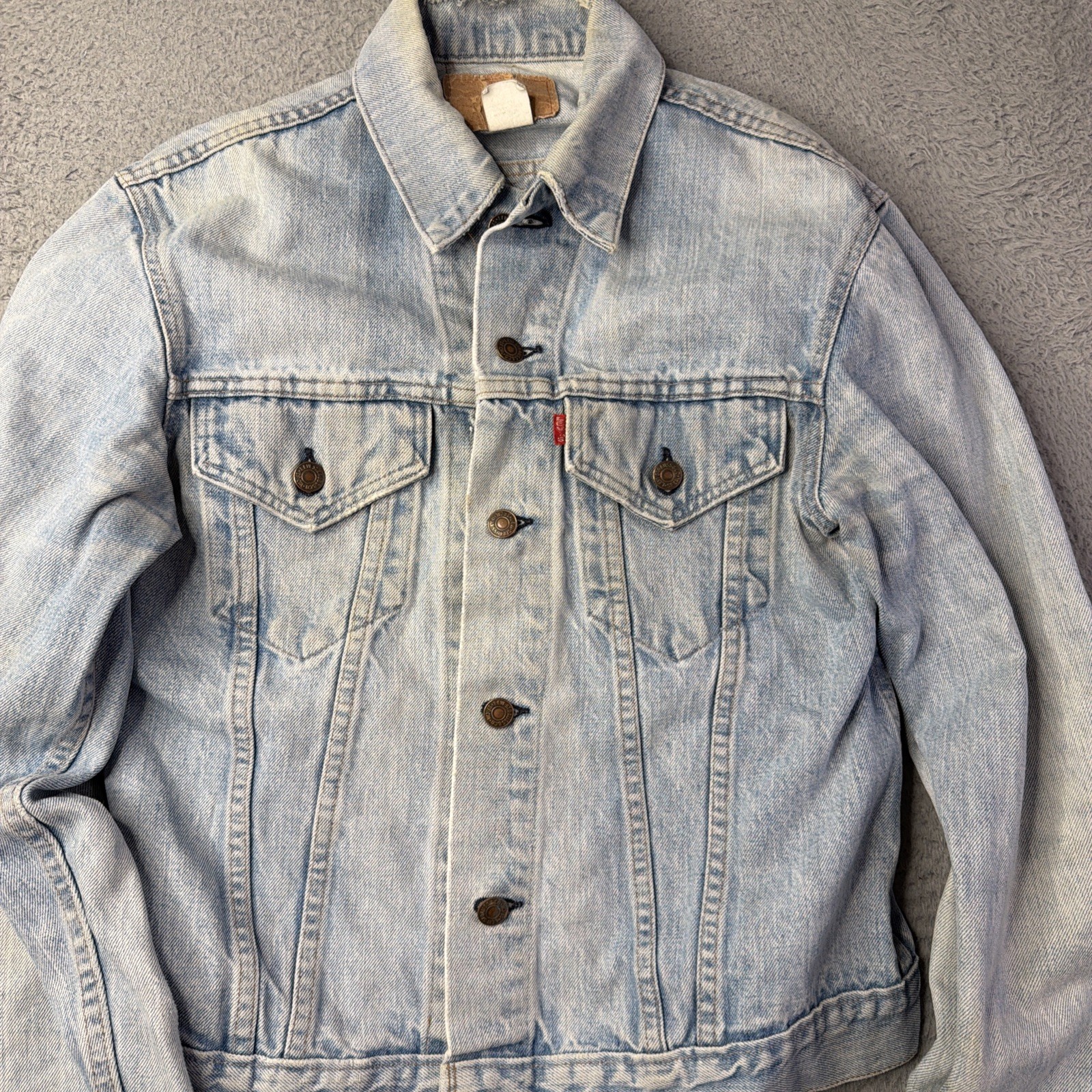 Vintage Levis Truckers Jacket Women’s Small Denim USA Distressed 80s