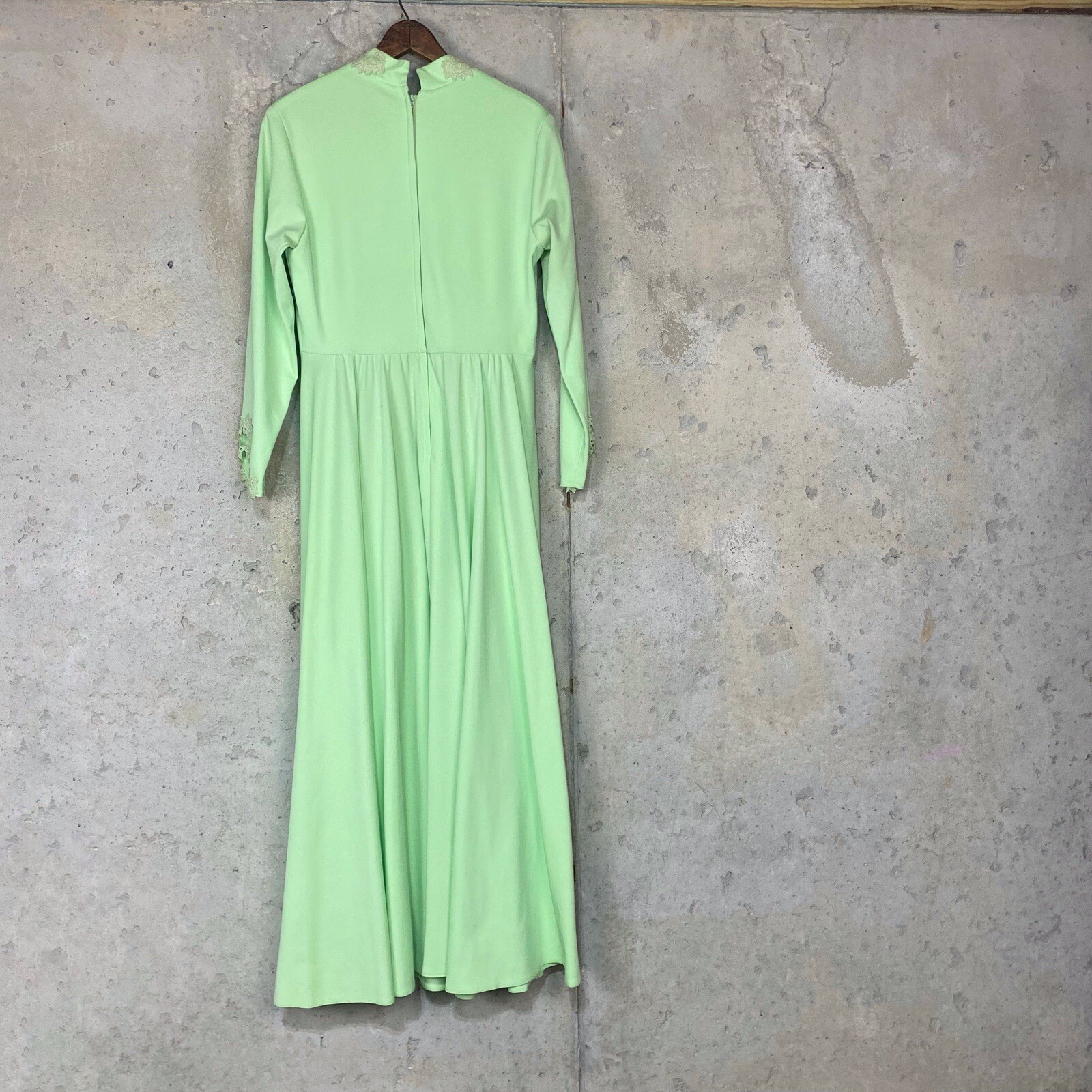 Vintage Sylvia Ann 70s mint green lace v neck fit and flare maxi dress med/large