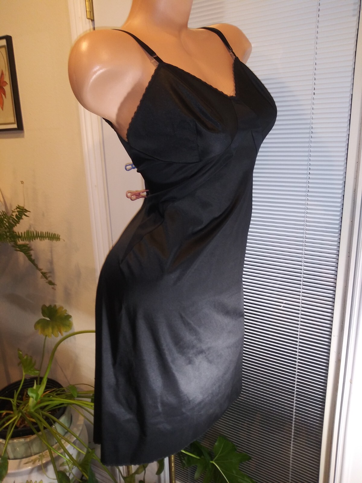 Vtg Silky Soft TRICOT Dupont Nylon Swishy Taffeta Full Dress FULL Slip Noisy