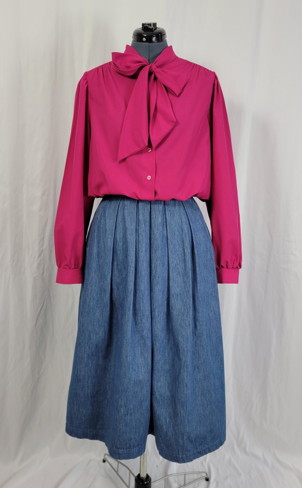Vintage Judy Bond Magenta Button Down Blouse w Tie Collar Size 18