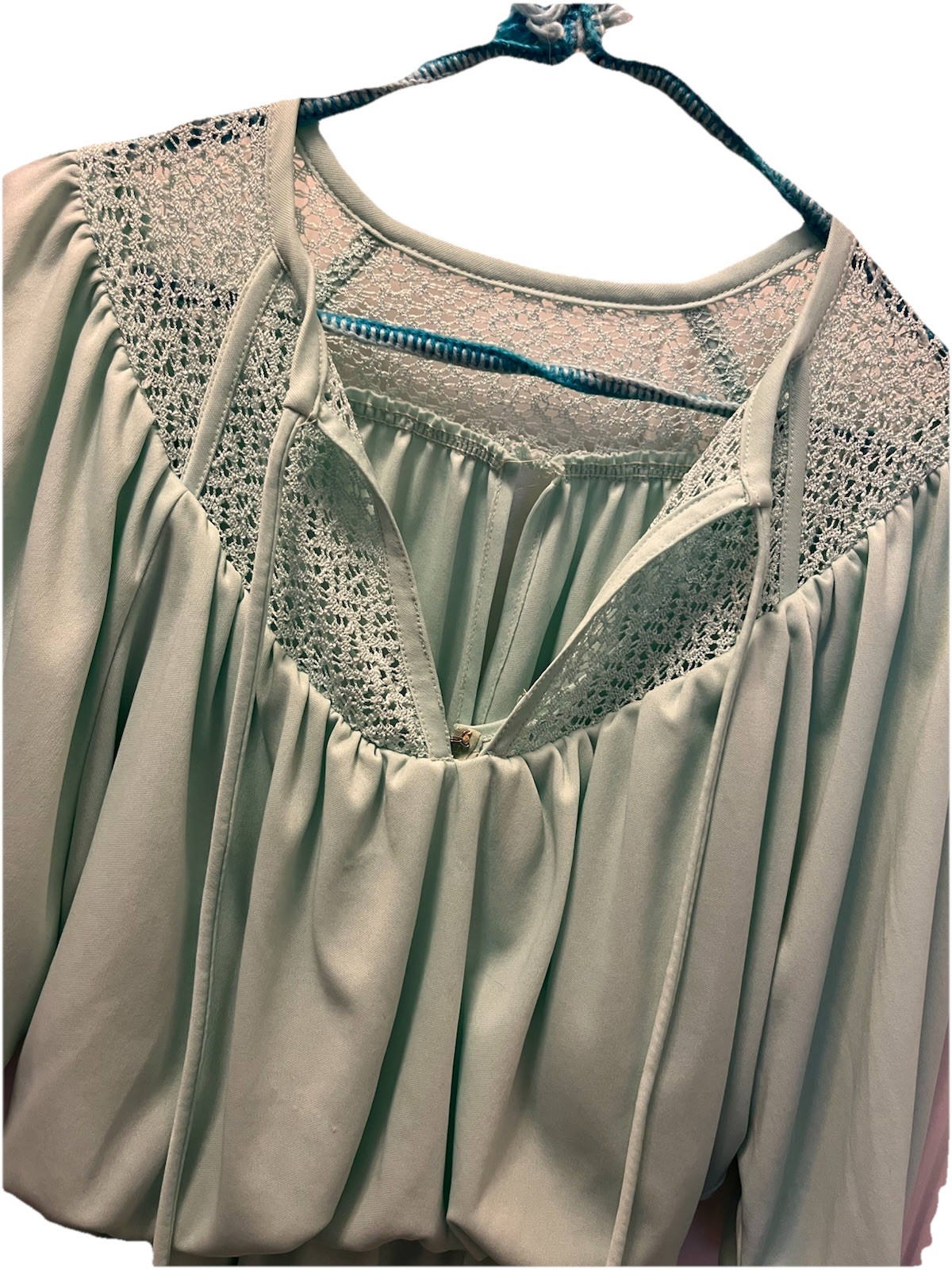 Mint green vintage 70s dress with lace detailing. Size Small