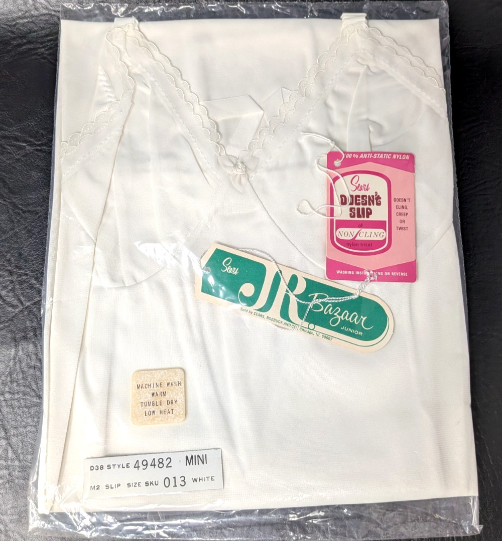Vintage Sears JR Bazaar Junior Size 13 White 49482 Mini Non Cling Doesn’t Slip