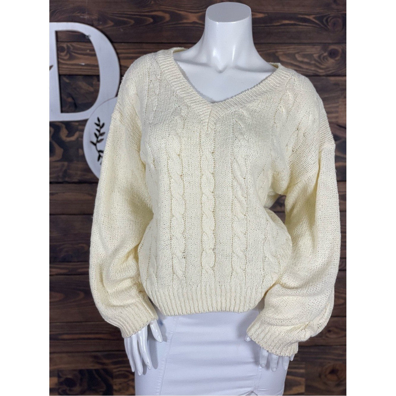 Headliners | Vintage Ivory Cream Cable Knit V-Neck Sweater Chunky Ribbed Knit