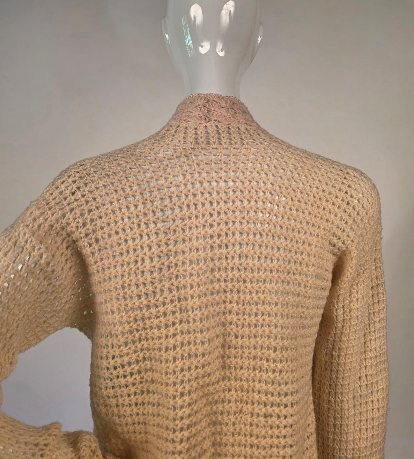 ANTIQUE 1930’S HAND KNIT SWEATER W SILK EMBROIDERED EDGING