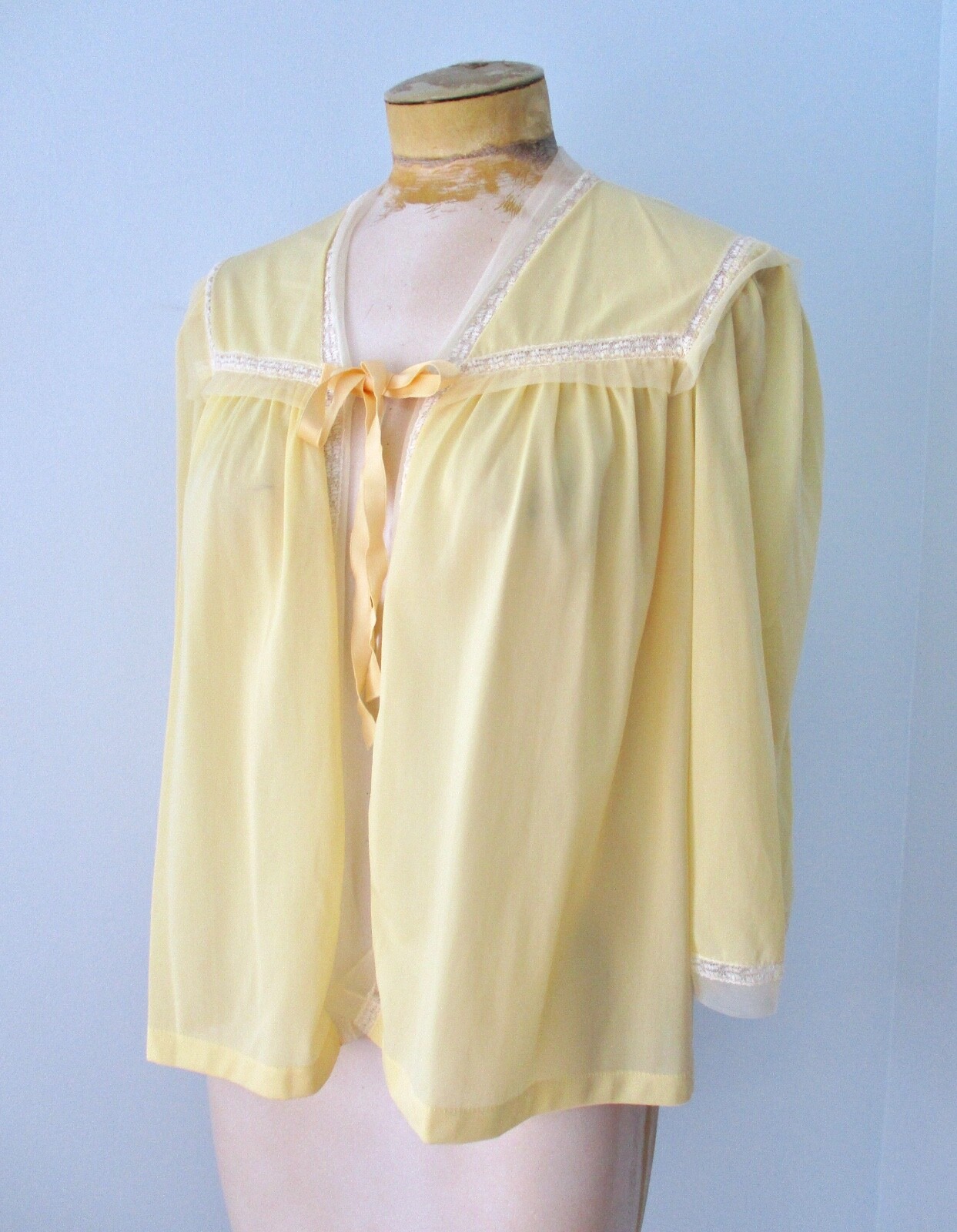 Vtg 50s 60s Lorraine Butter Yellow Nylon Bedjacket Short Robe Eyelet Lace Trim M