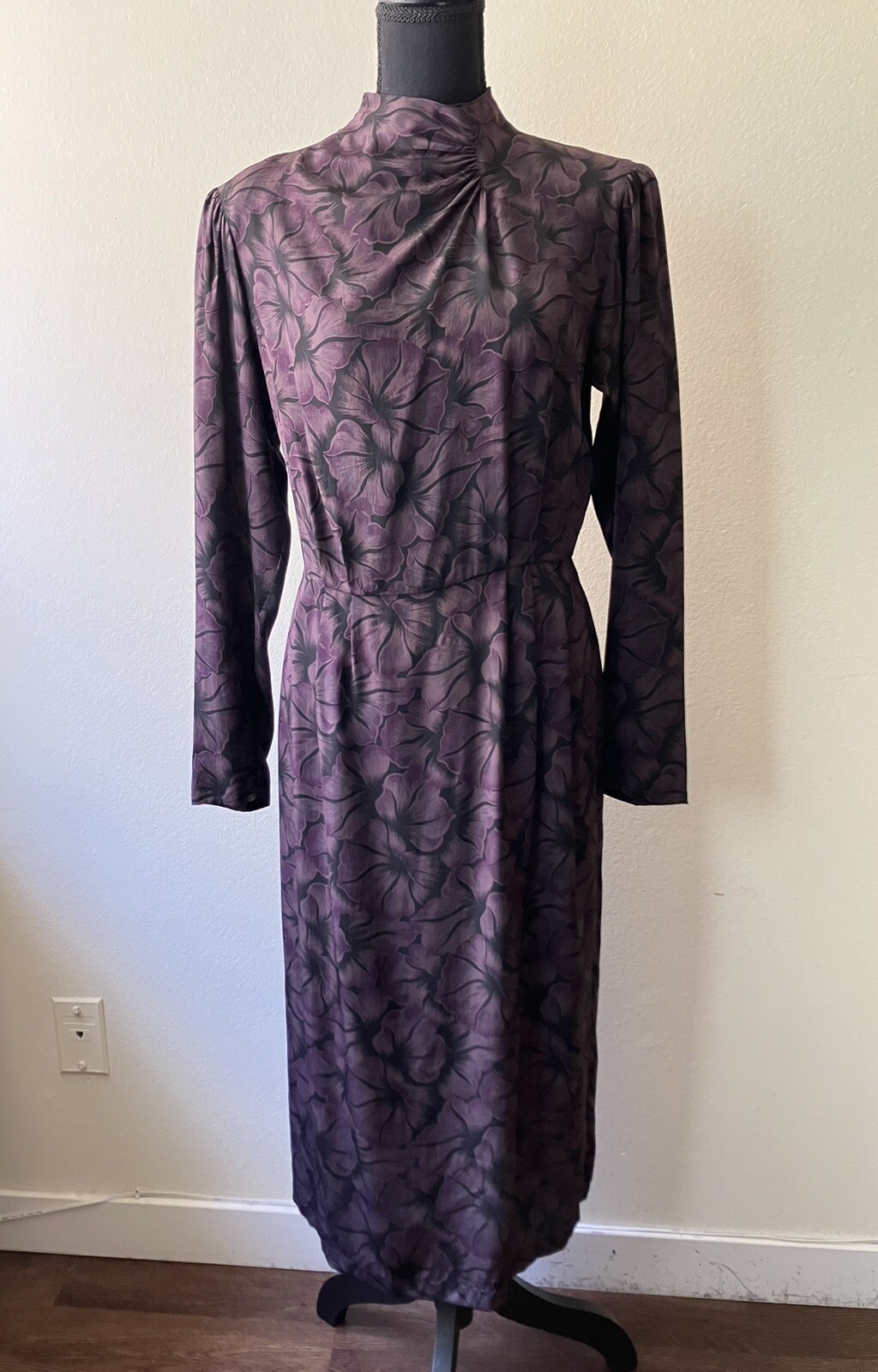 Vintage ’80s Dianne B. Avant Garde Purple Floral Silk Sheath Dress Small FLAWS