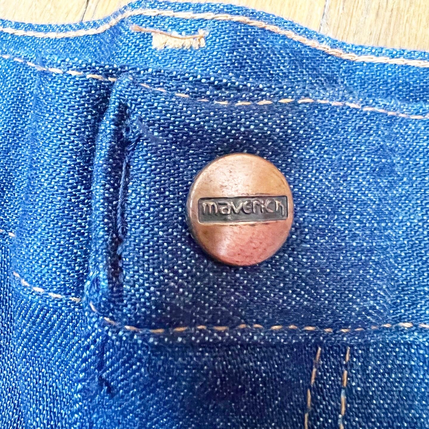 DEADSTOCK MAVERICK 1970’s 70s Vintage Dark Denim Orange Stitch Vintage Jeans 27w