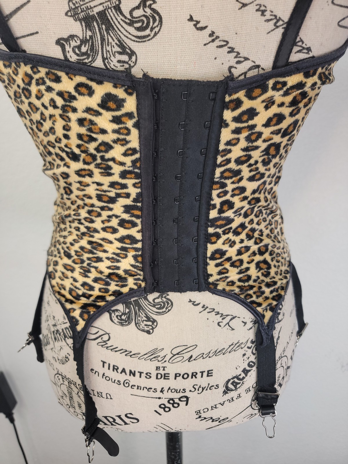 Vintage Velvet Lace Up Cheetah Print Corset Sz Small „Shame” Brand Sz 6 Garters