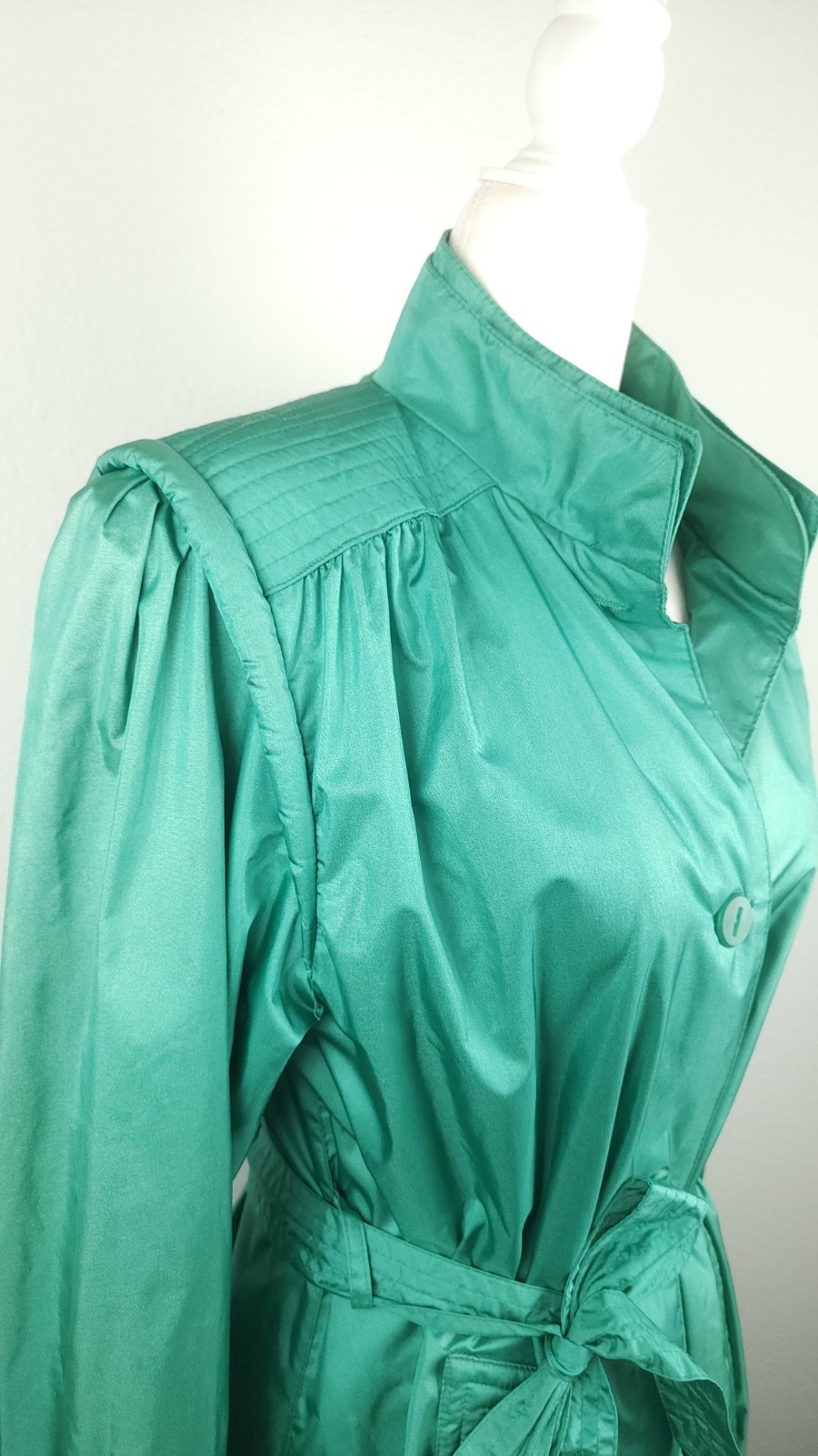 Vintage 70s 80s Green Raincoat Trench Belt Water Resistant Shoulder Pads Size M