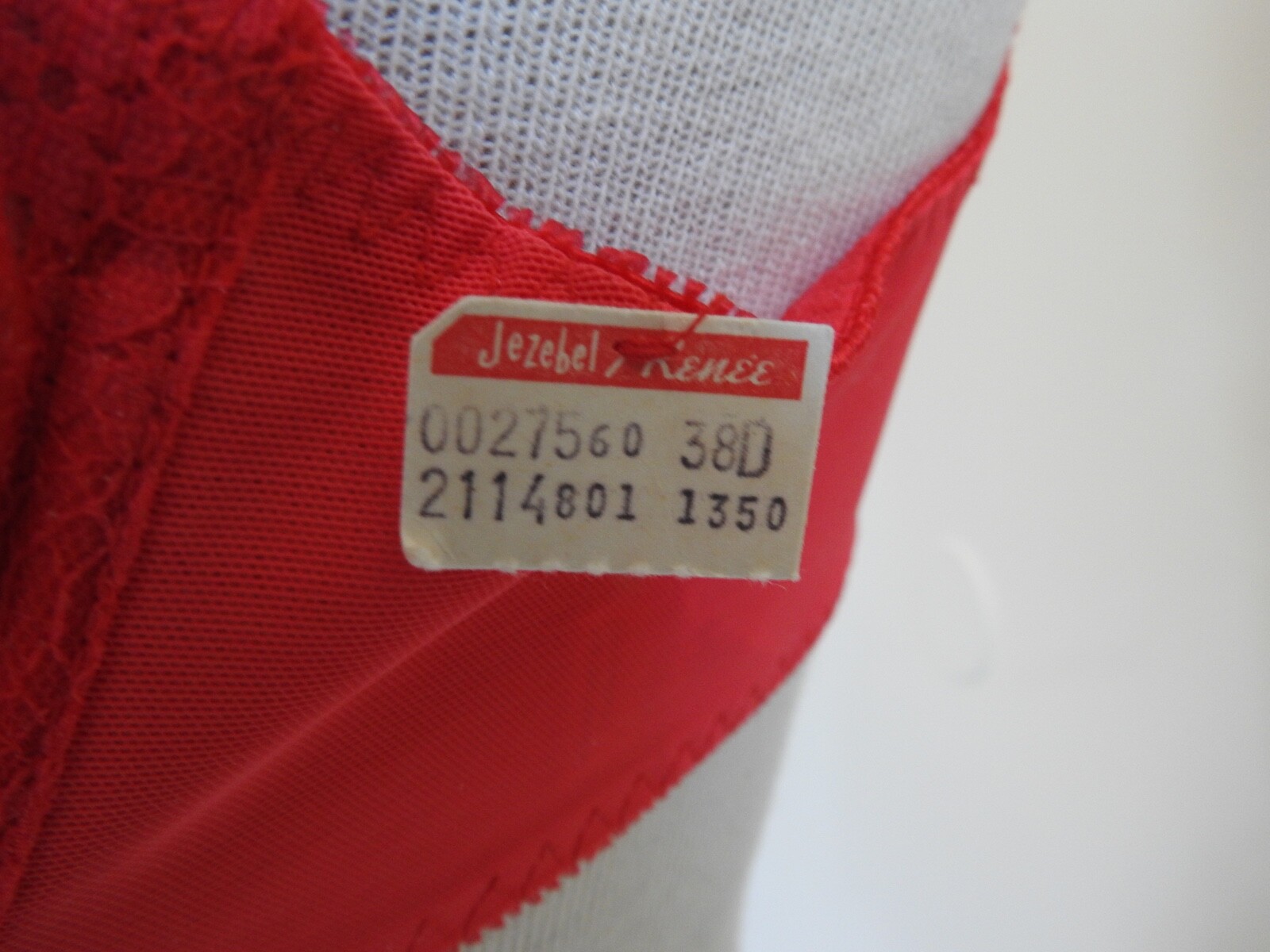 vintage NOS sexy RED LACE BRA Jezebel Renee of Hollywood 38D with original tag