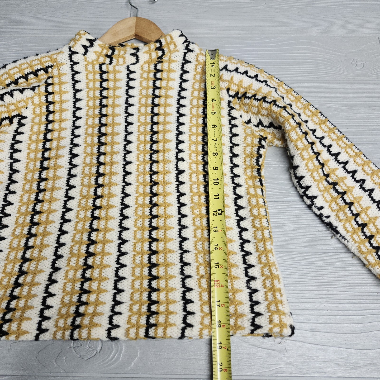 Vintage 70s Merriwether Crochet Cropped Mod Sweater Womens Size Small