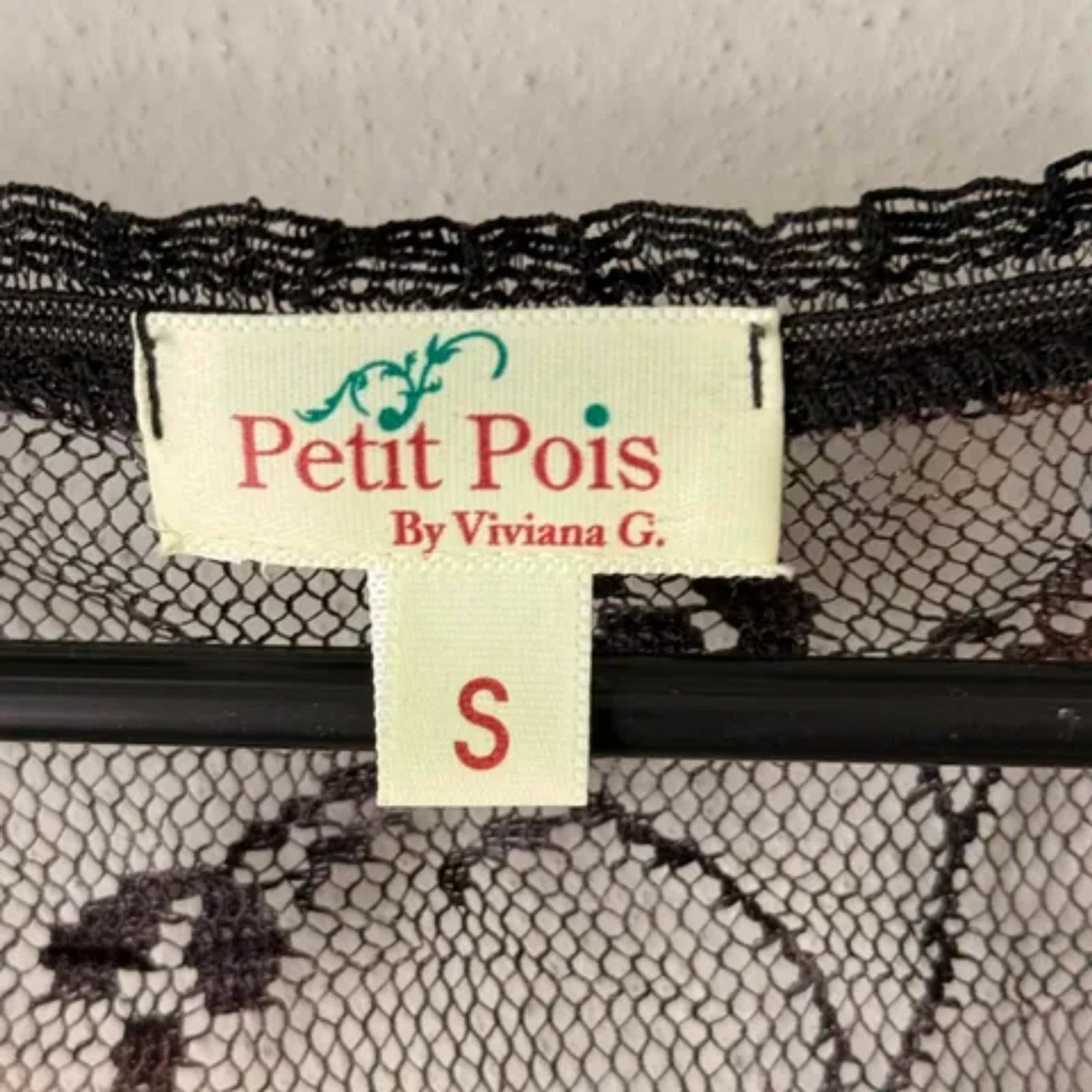 Petit Pois by Viviana G. Small full sheer lace v neck peplum top with rose detai
