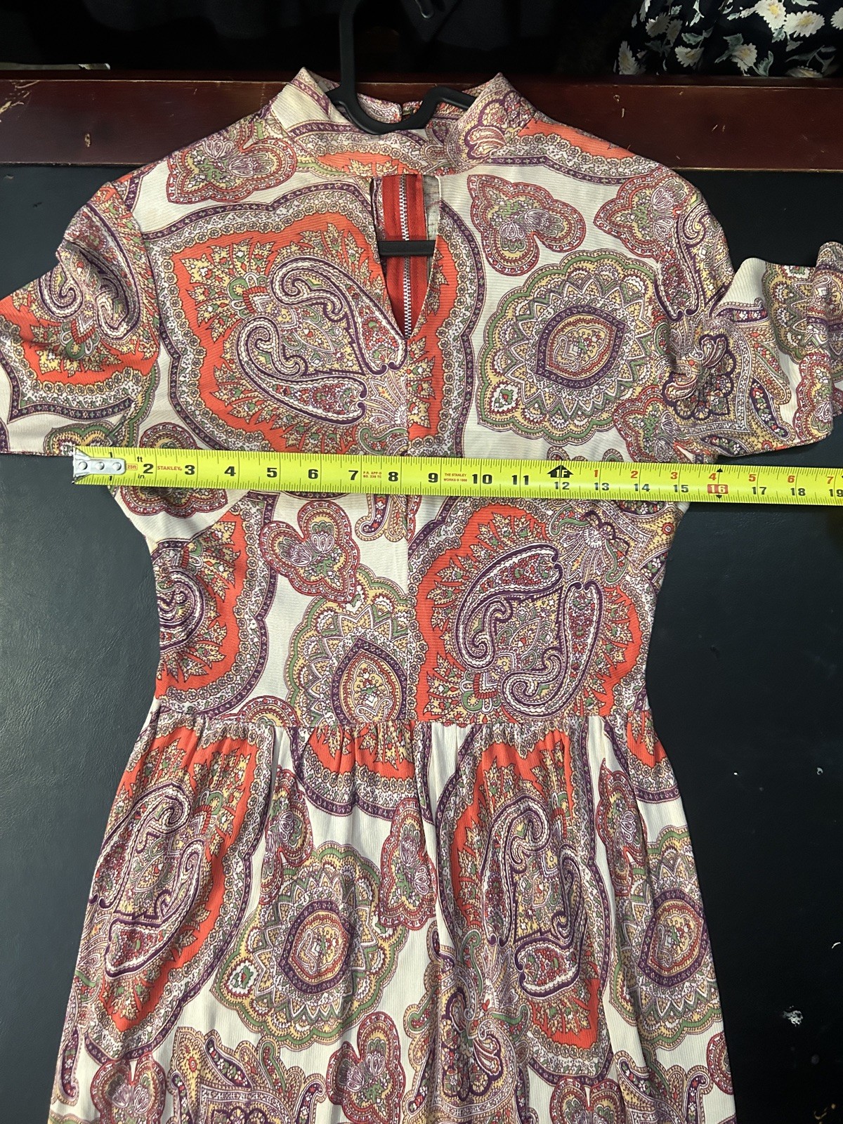 Vintage 60s/70s Handmade Paisley Long Sleeve Dress w Keyhole Neckline Size XS