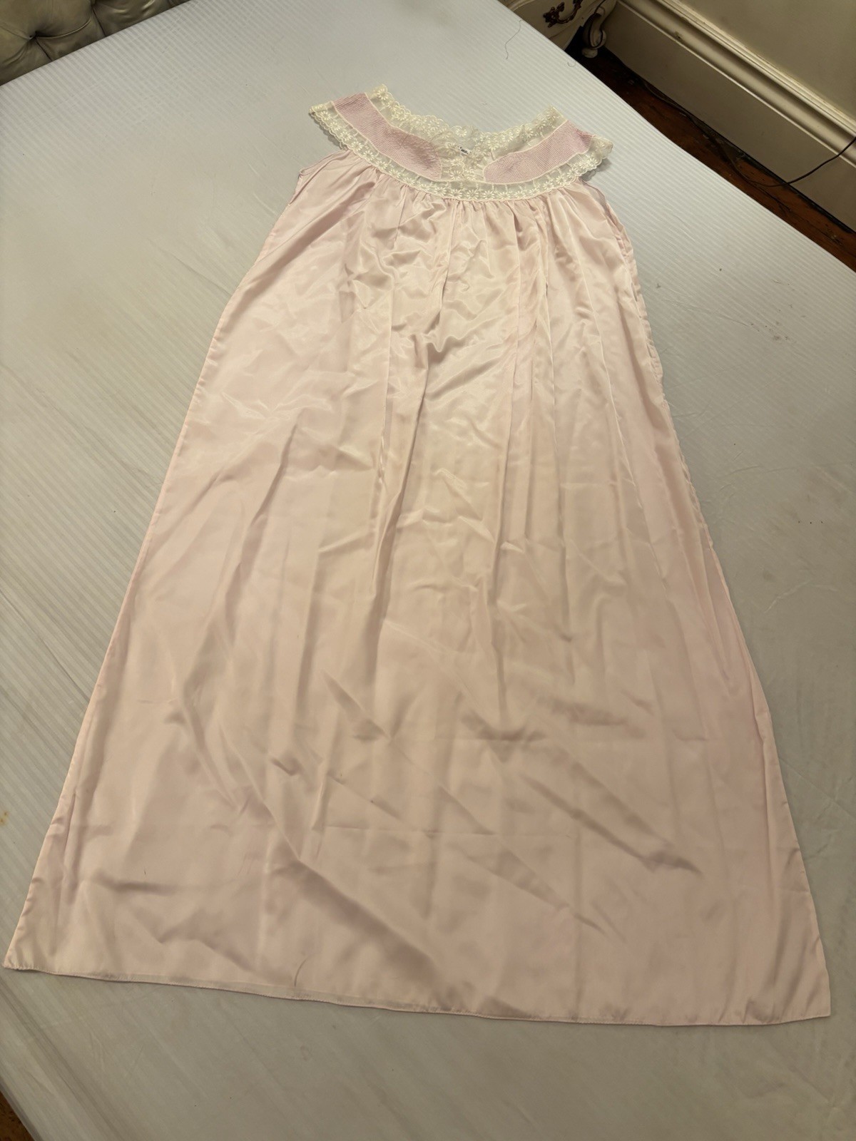 Vintage Italian Nightgown Housecoat Pale Lilac Lace Made in Italy