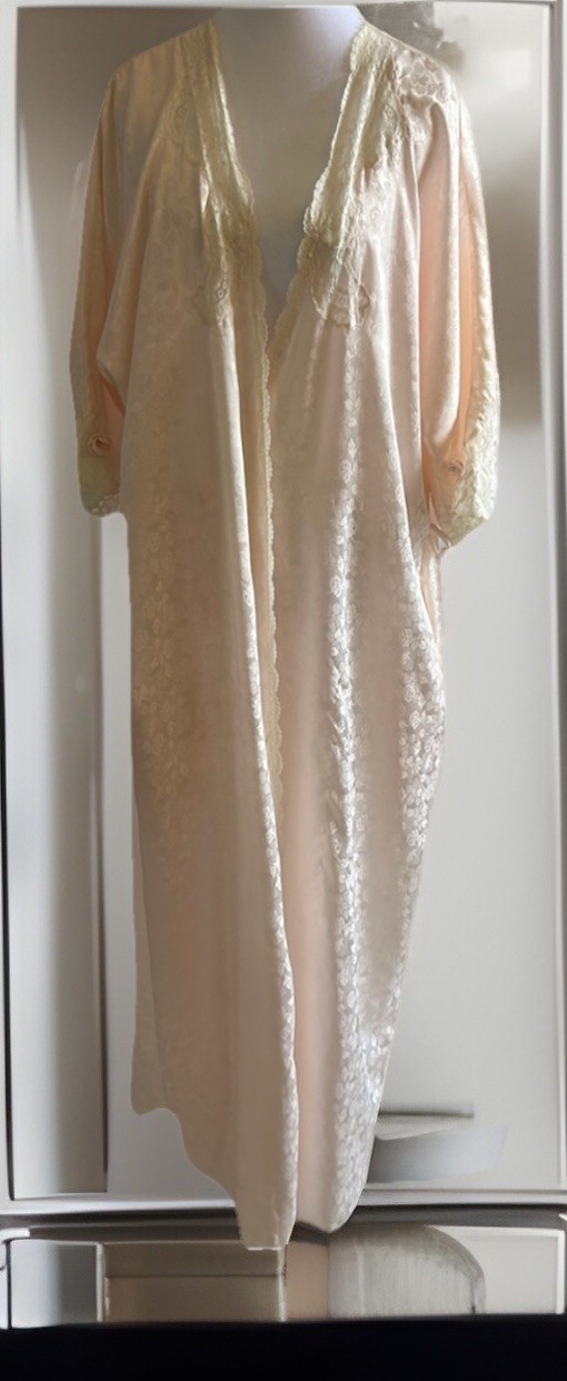 VINTAGE CHRISTIAN DIOR Lingerie Robe “UNION Made” Floral Lace Hollywood Glam USA
