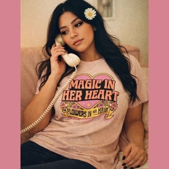 Retro Bohemian, Vintage Romantic Graphic Tee Magic in Her Heart NWOT, Sz XSmall