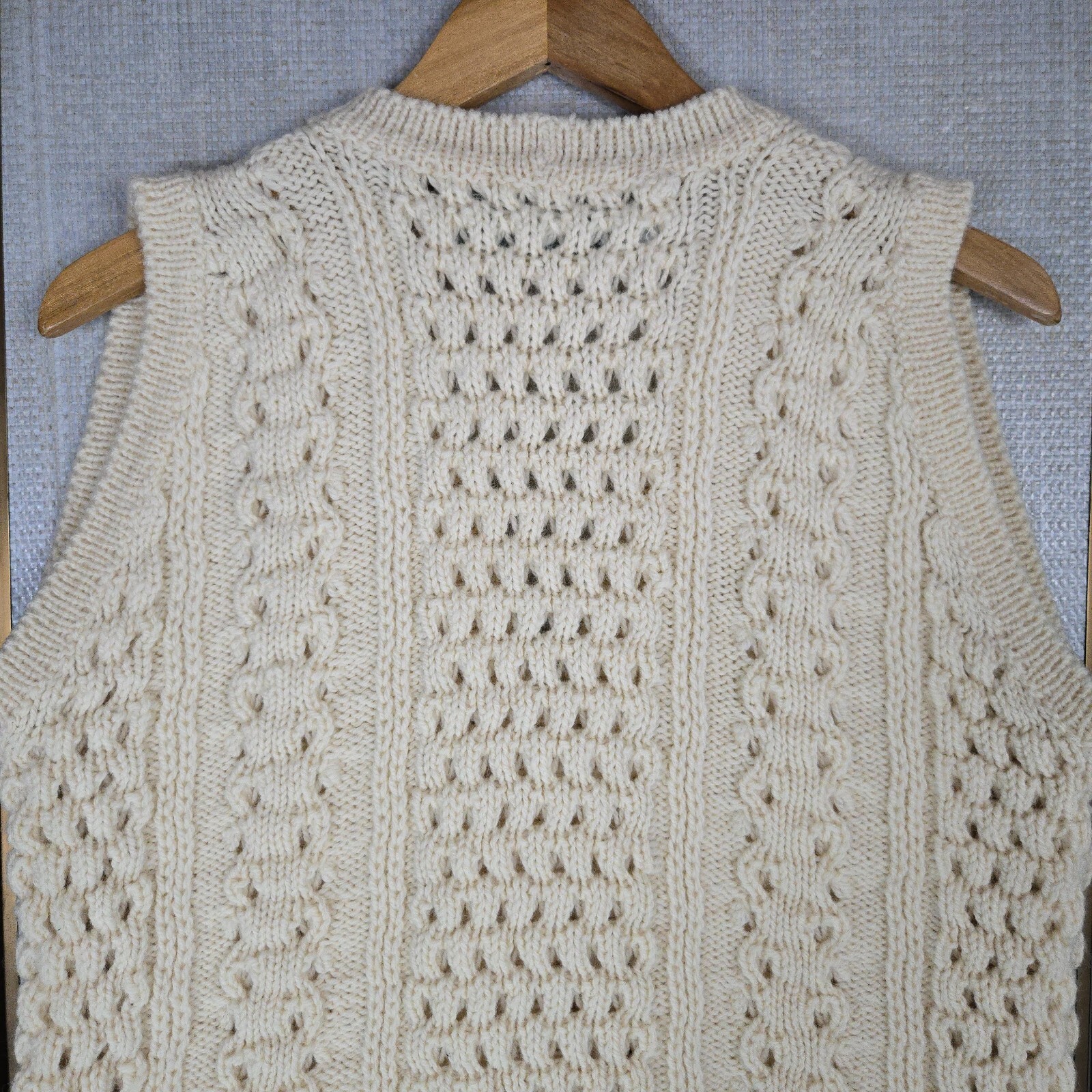 VTG JOHN MOLLOY Made in Ireland Aran Knit Womens Virgin Wool Sweater Vest Sz Med