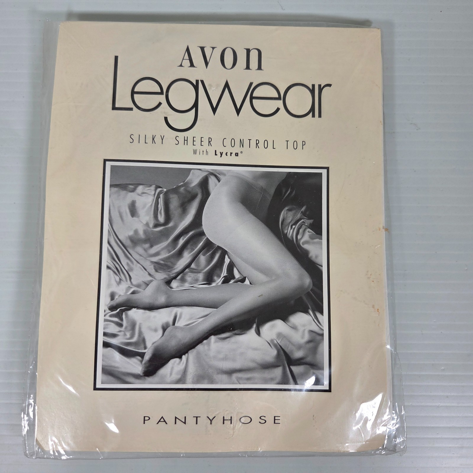 Avon Legwear Silky Sheer Control Top w/ Lycra Pantyhose Cocoa Size B NOS